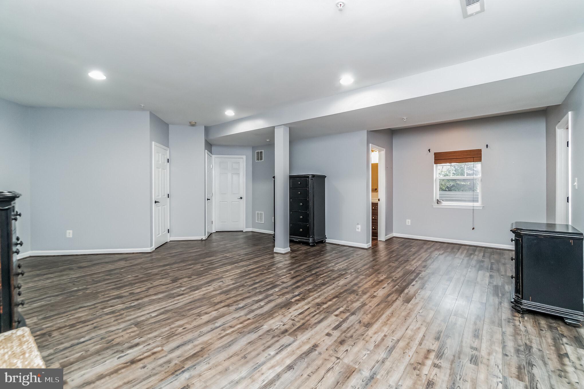 8844 Song Sparrow DRIVE