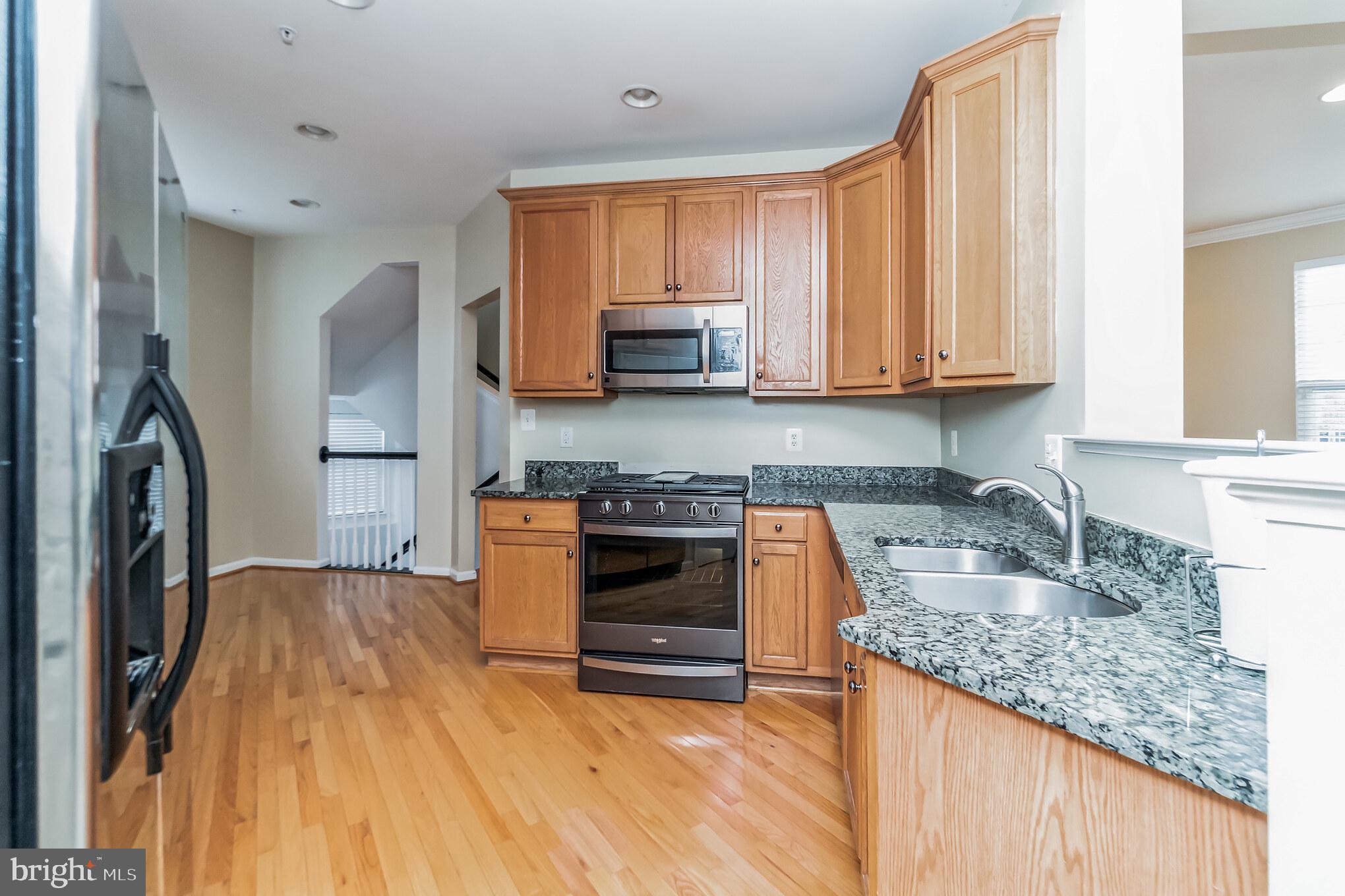 8844 Song Sparrow DRIVE
