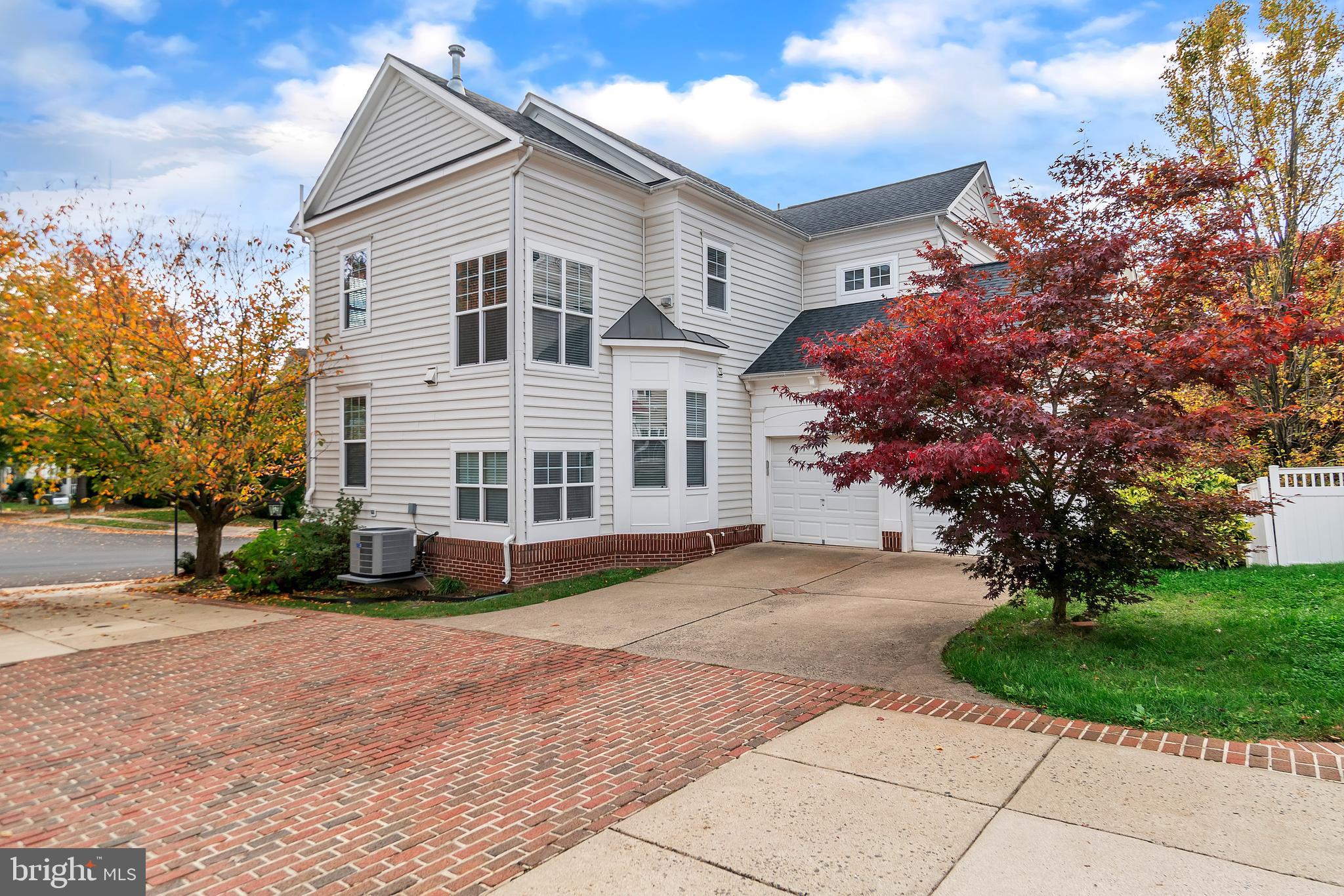 8844 Song Sparrow DRIVE