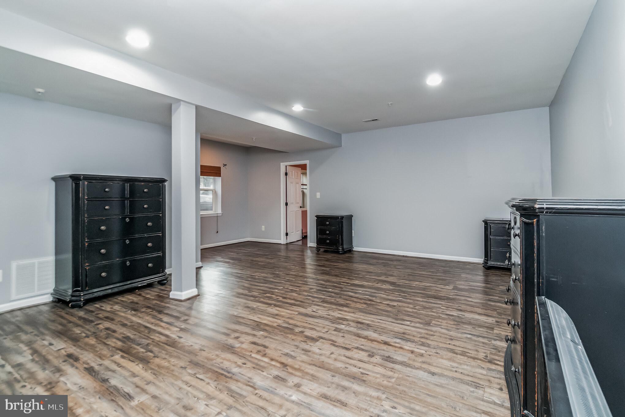 8844 Song Sparrow DRIVE