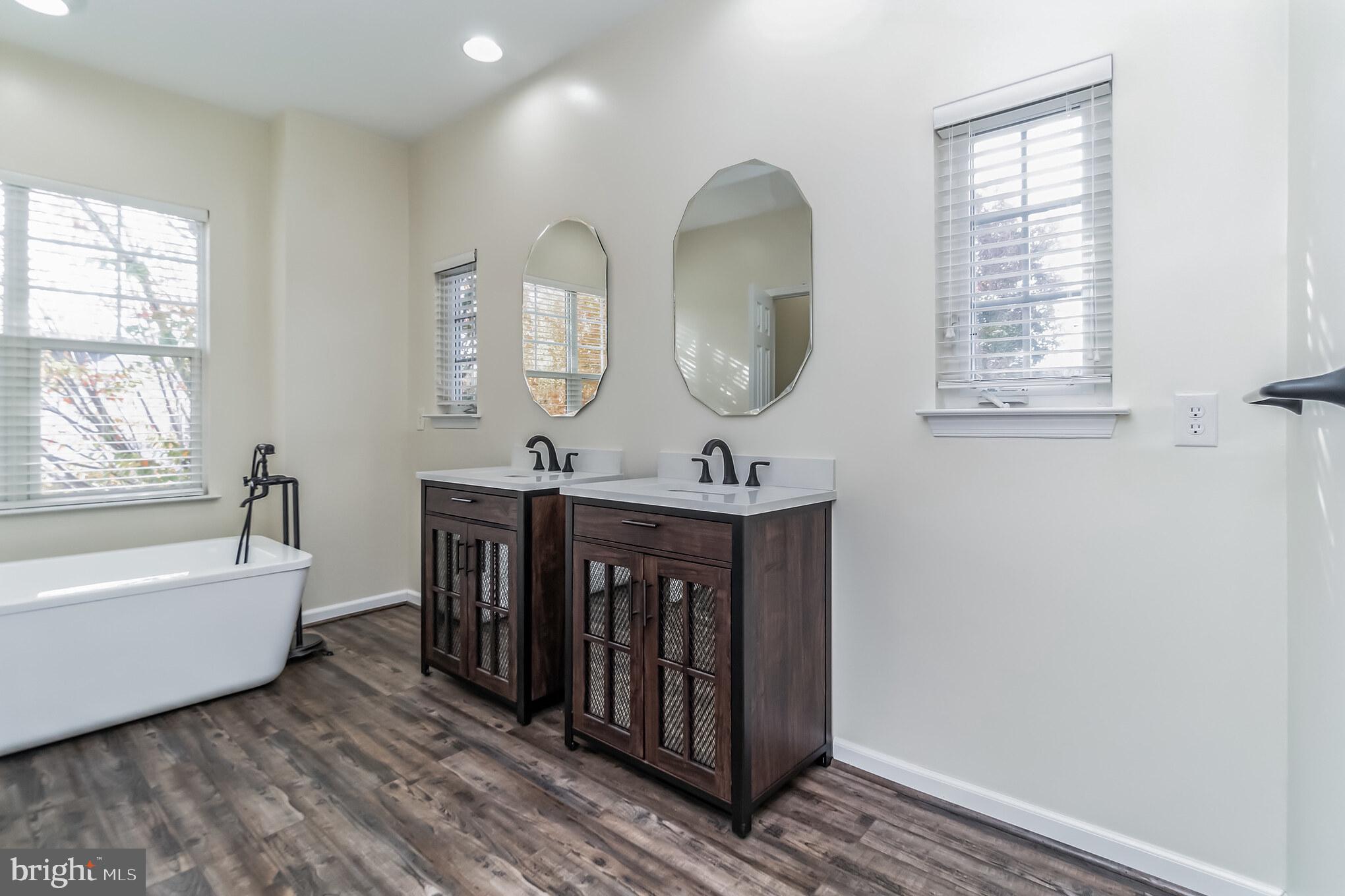 8844 Song Sparrow DRIVE