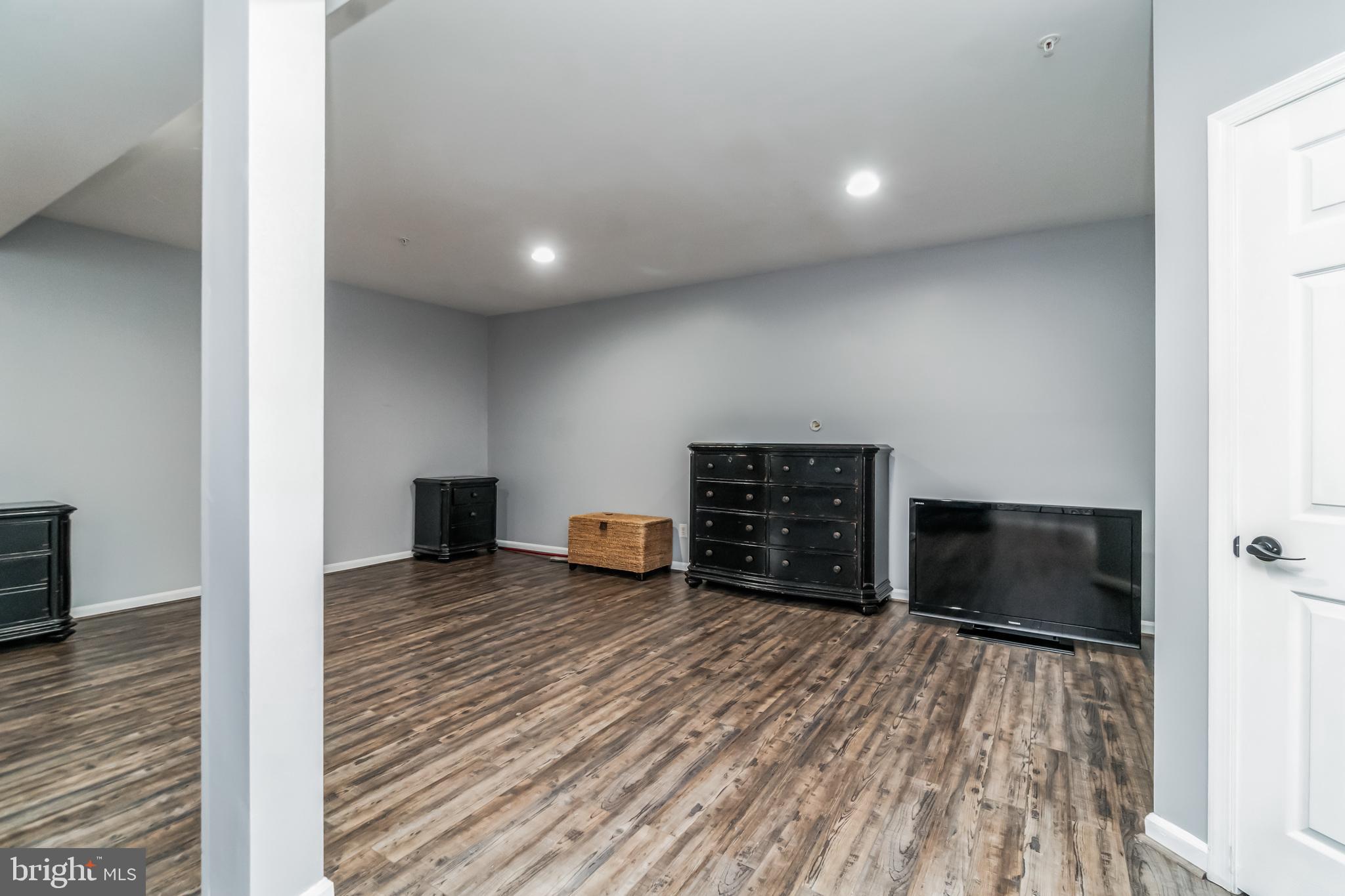 8844 Song Sparrow DRIVE