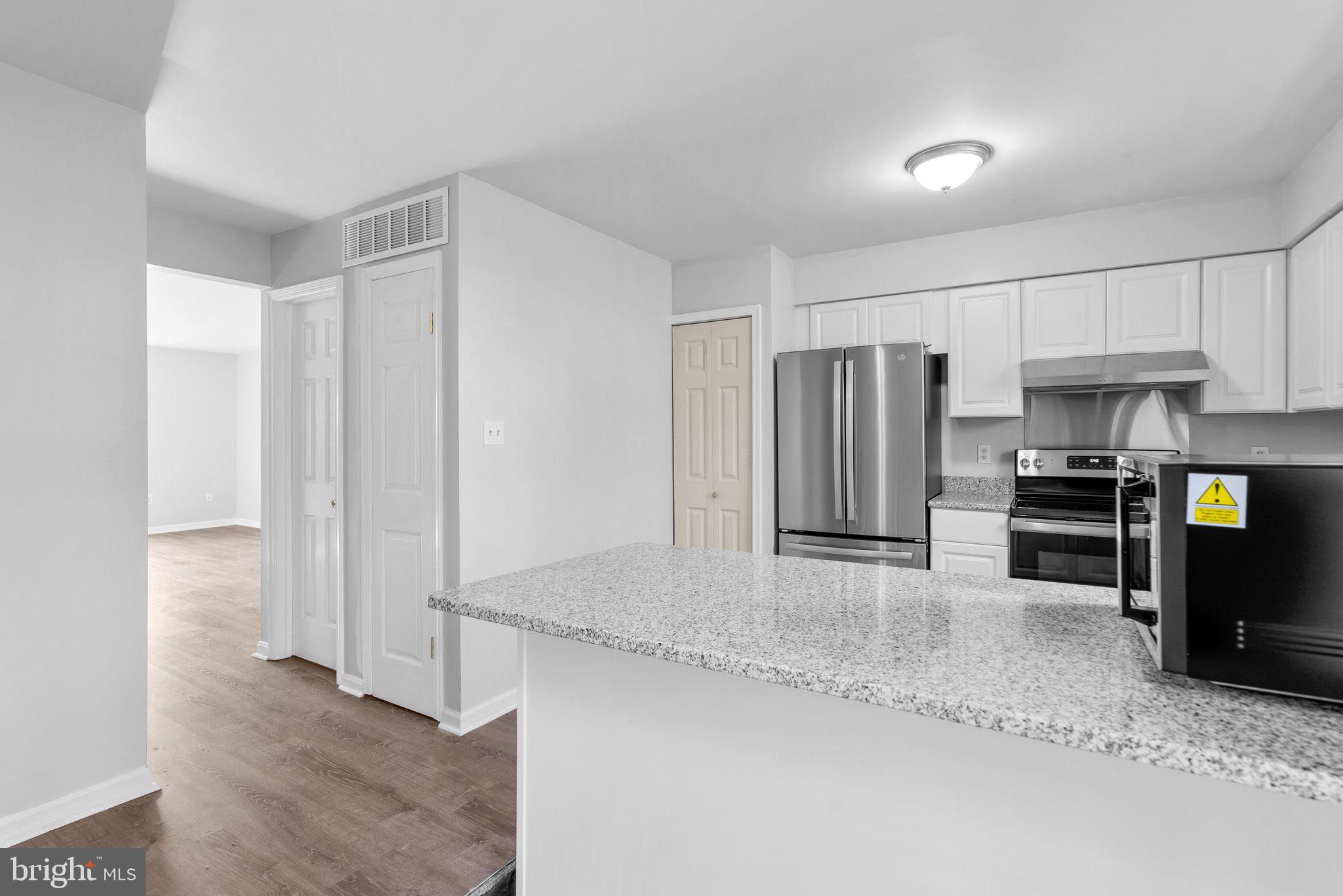 5244 Spring Branch BOULEVARD