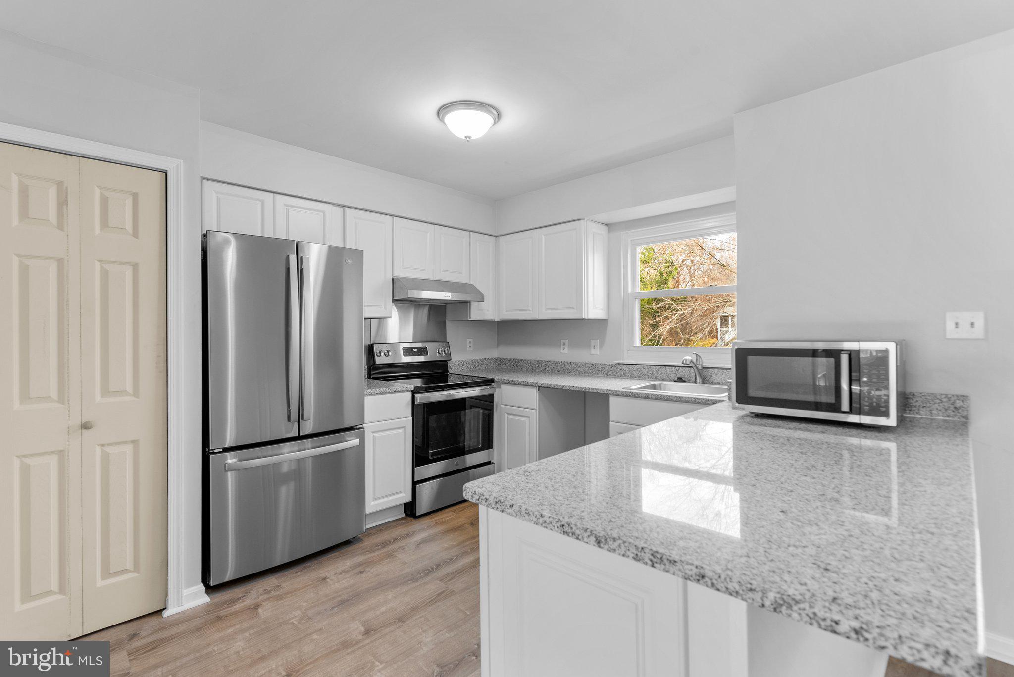 5244 Spring Branch BOULEVARD