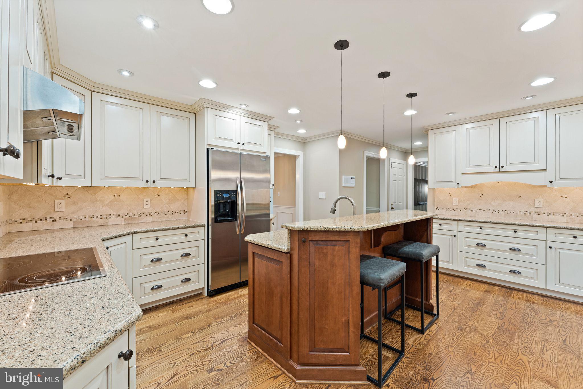 8084 Counselor ROAD
