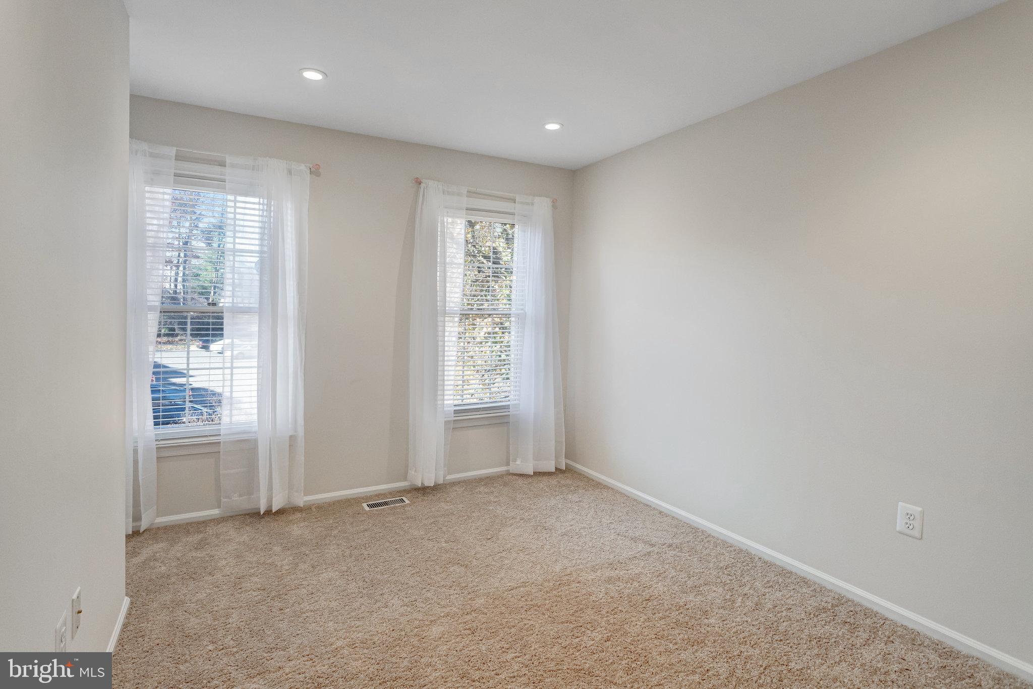 3301 Weymouth COURT