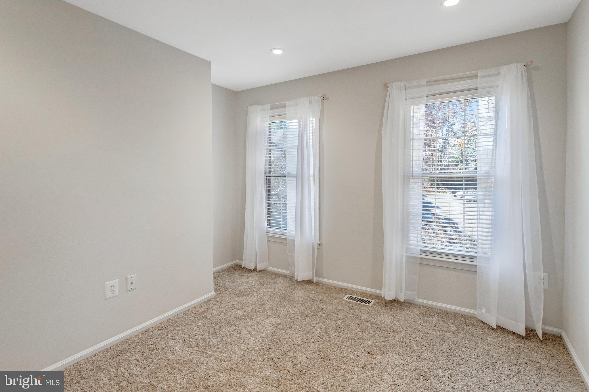 3301 Weymouth COURT