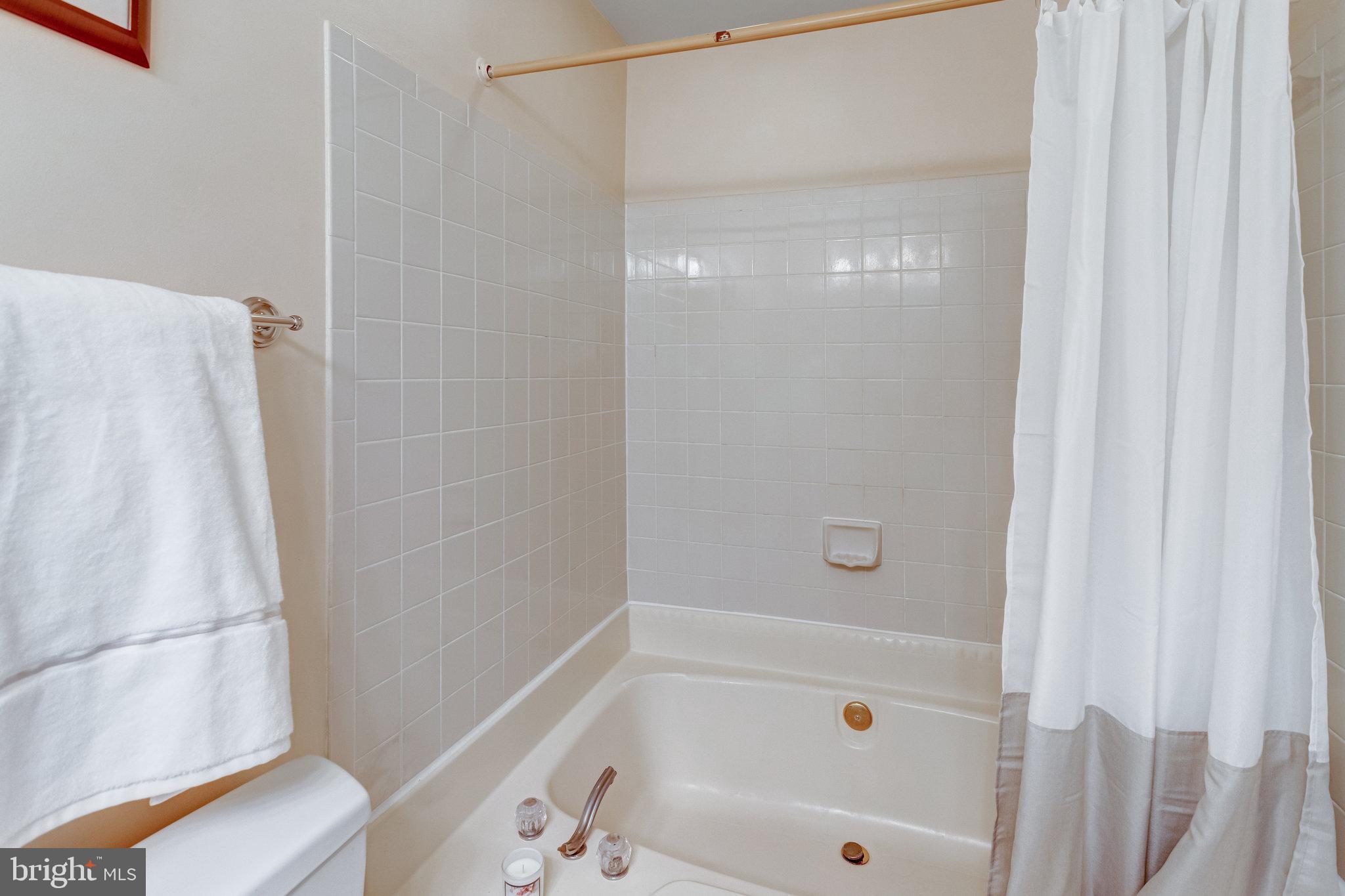 3301 Weymouth COURT