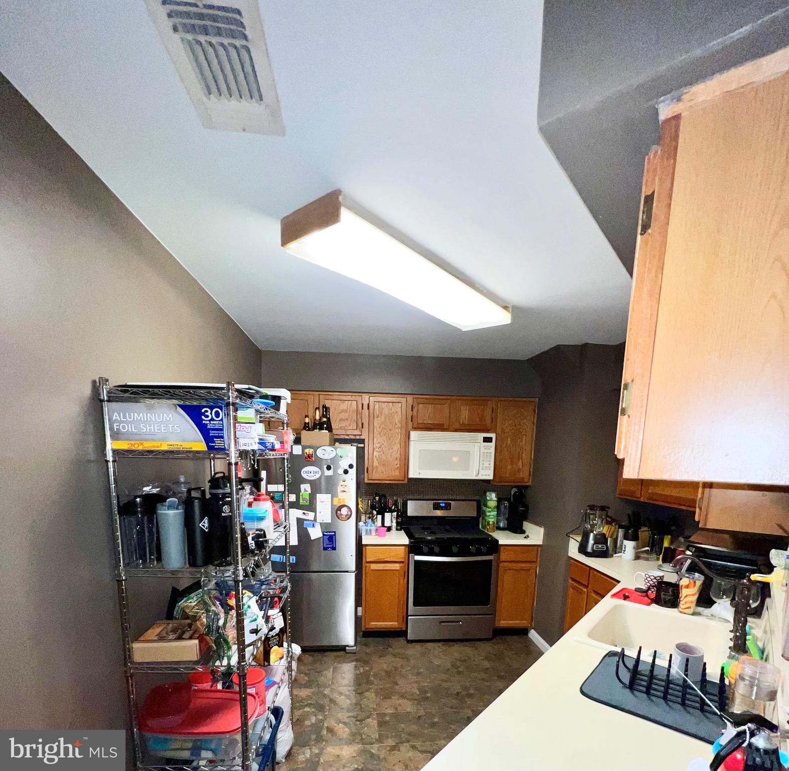 4037 Chetham WAY