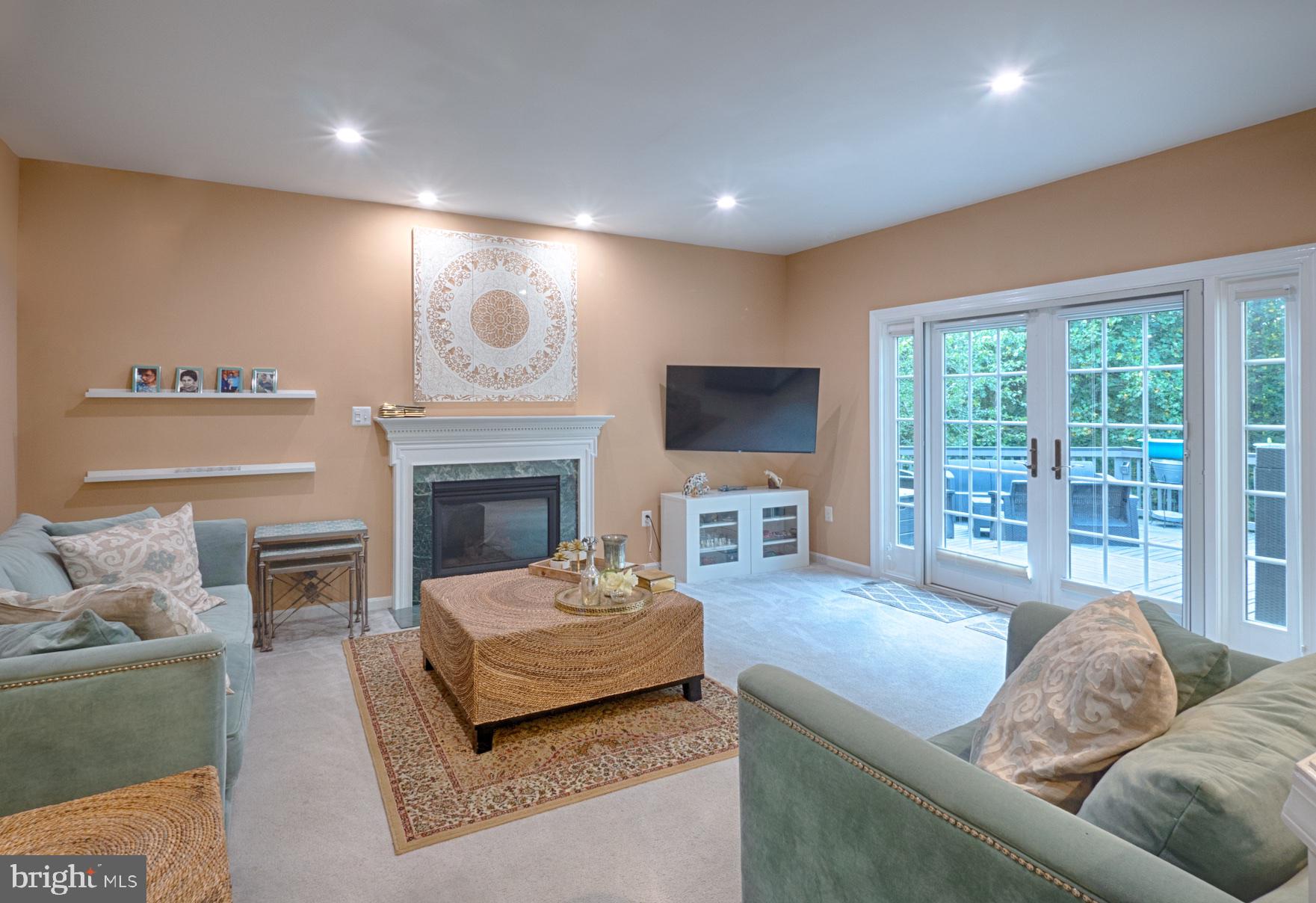214 W Locust STREET