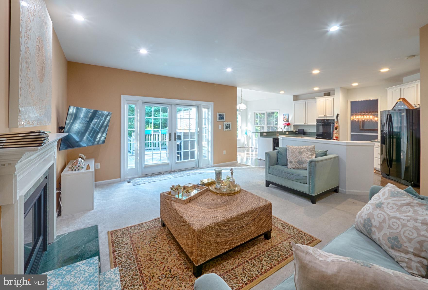 214 W Locust STREET