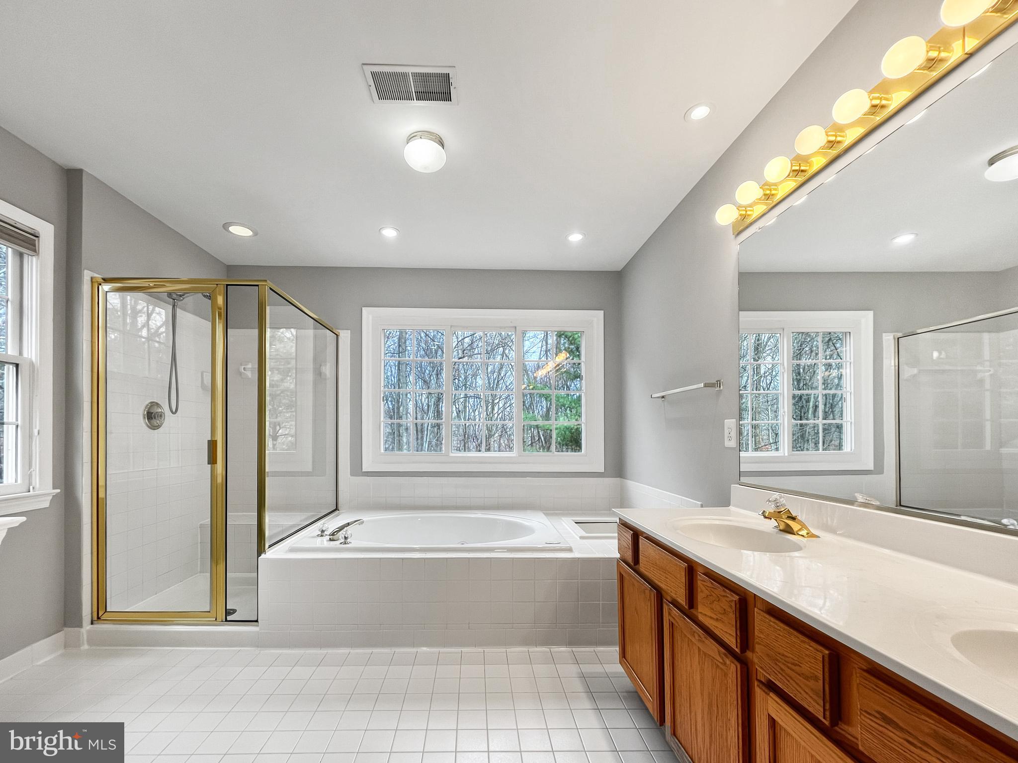 214 W Locust STREET