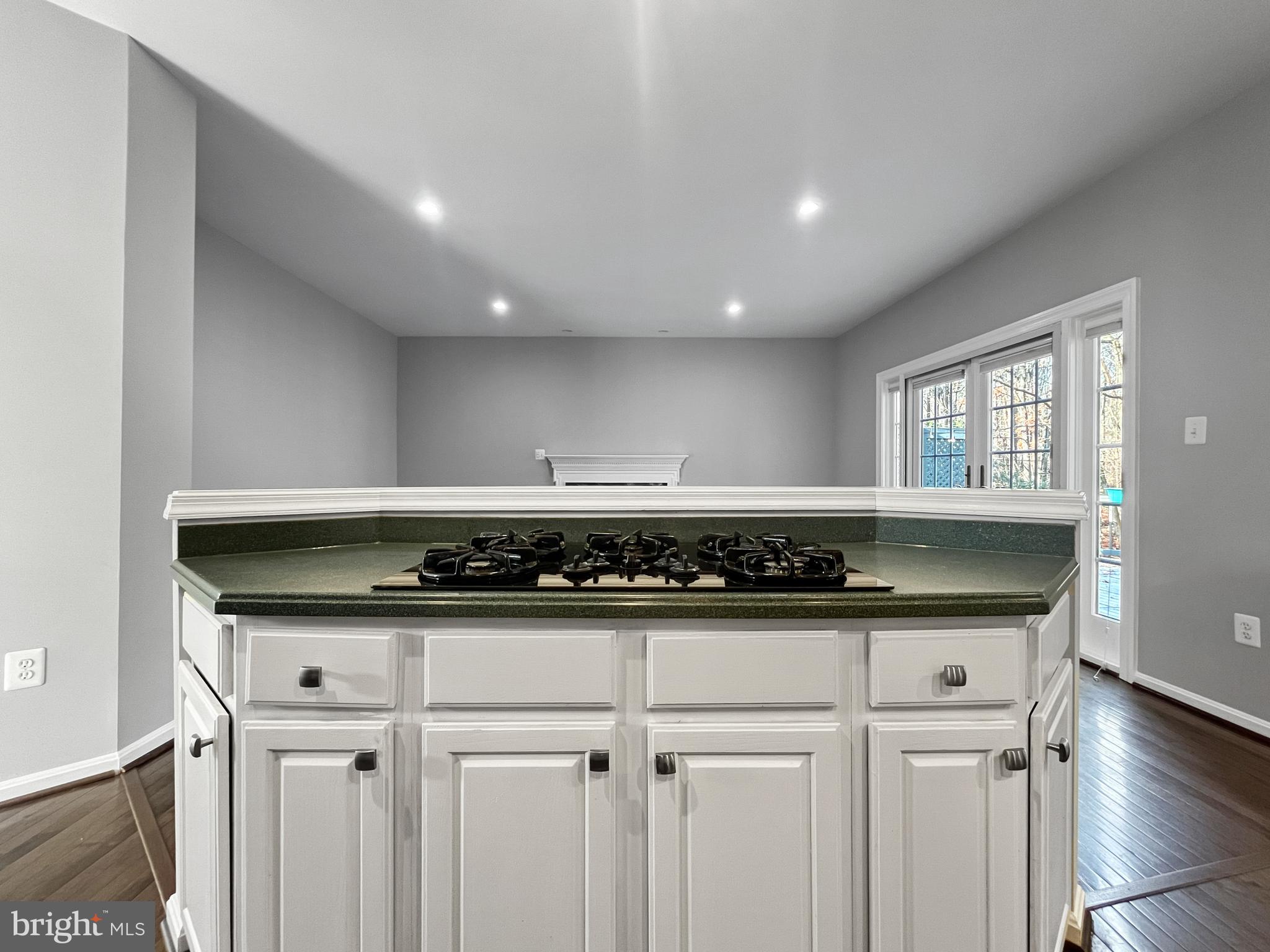214 W Locust STREET