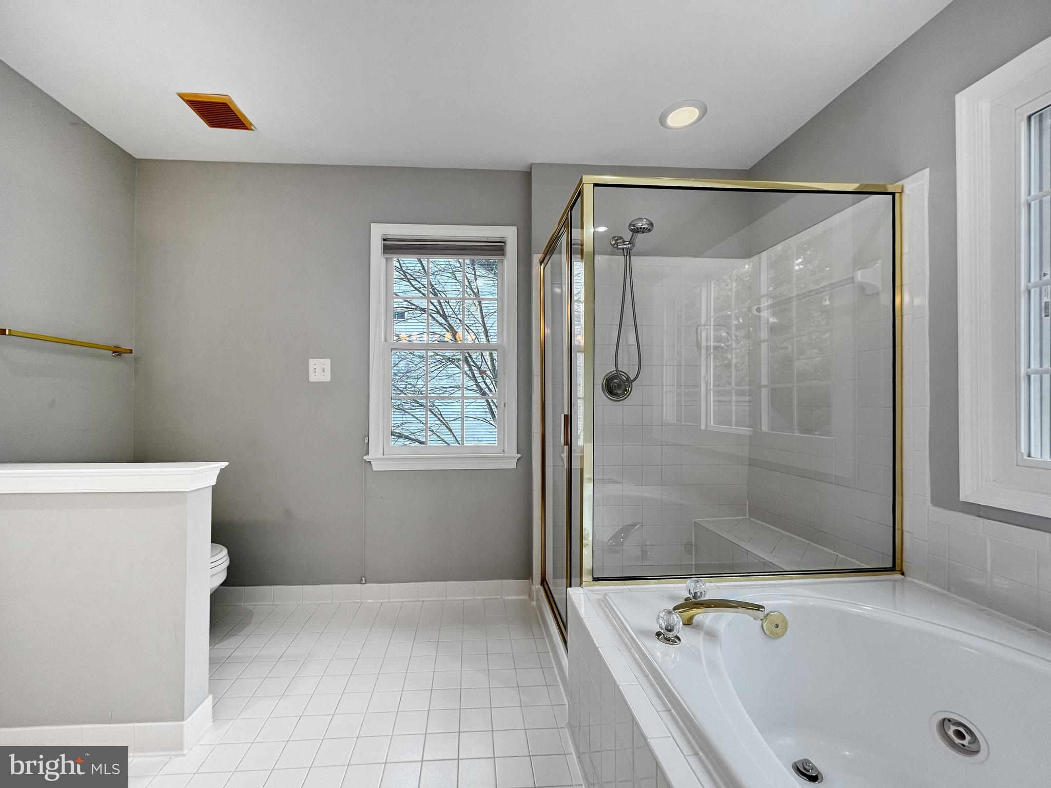 214 W Locust STREET