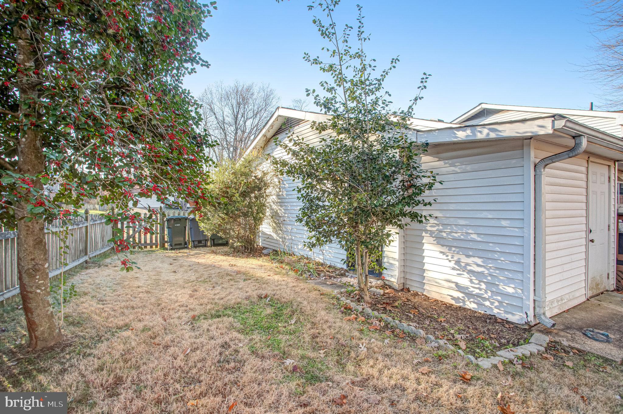 2492 Fraser COURT