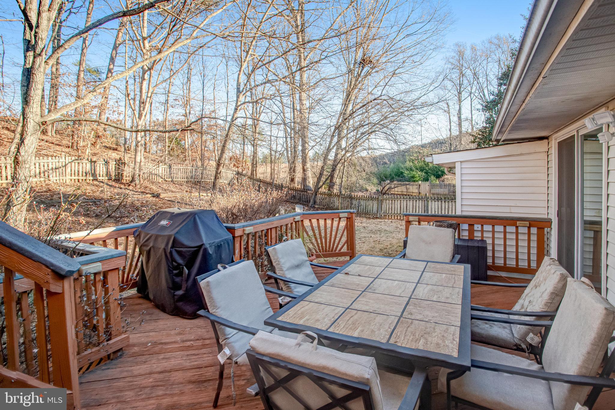 2492 Fraser COURT