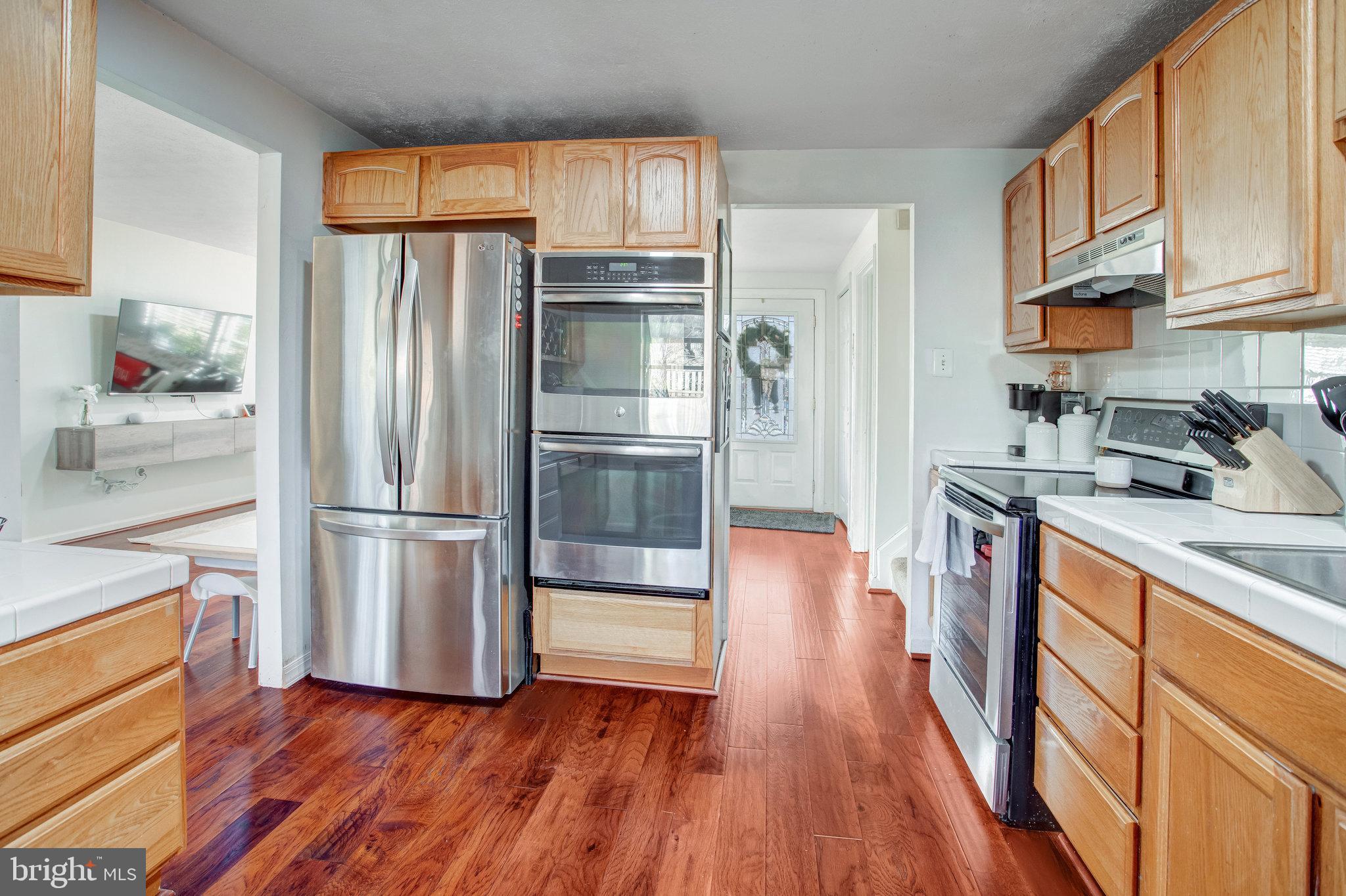 2492 Fraser COURT