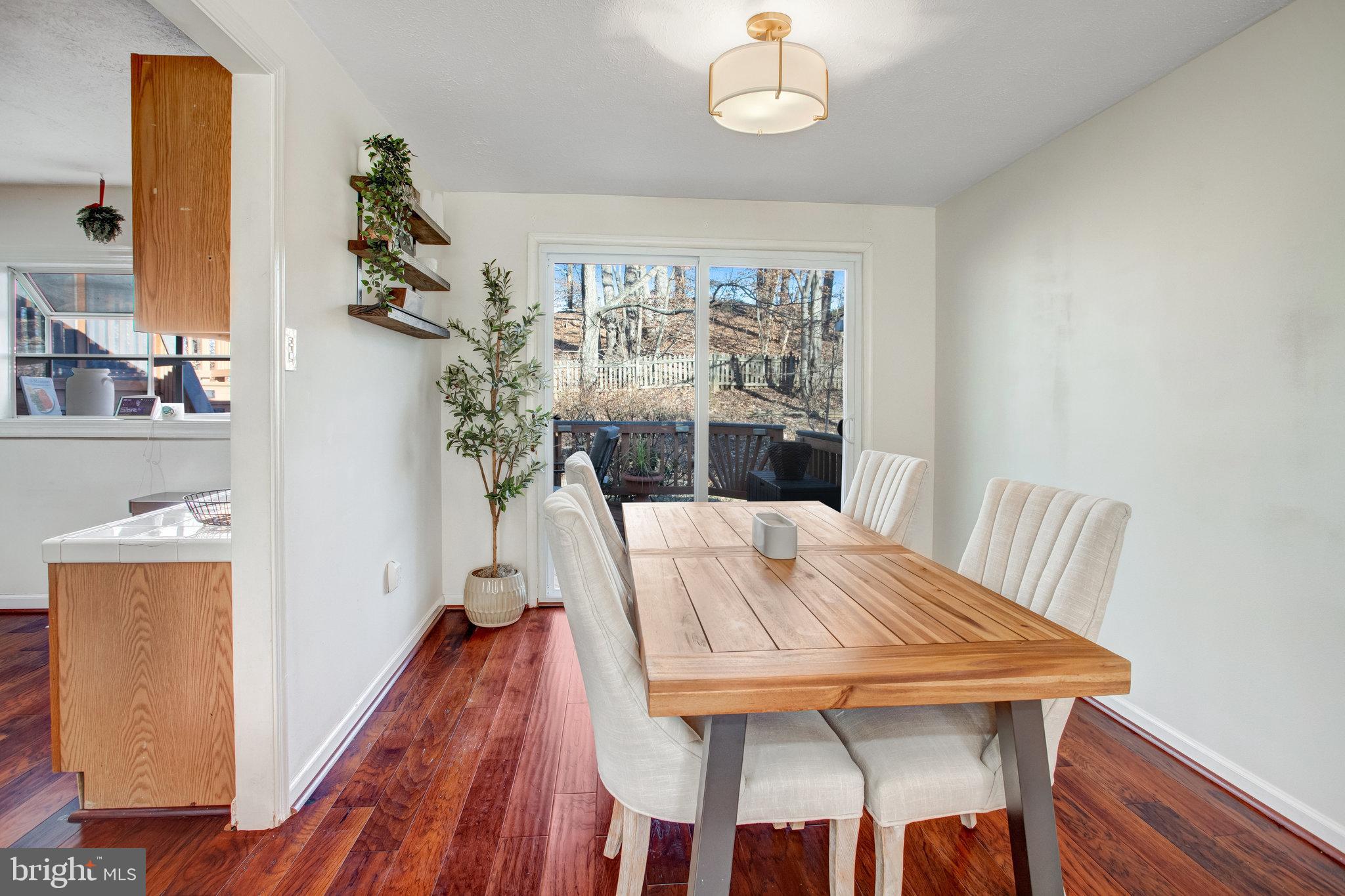 2492 Fraser COURT