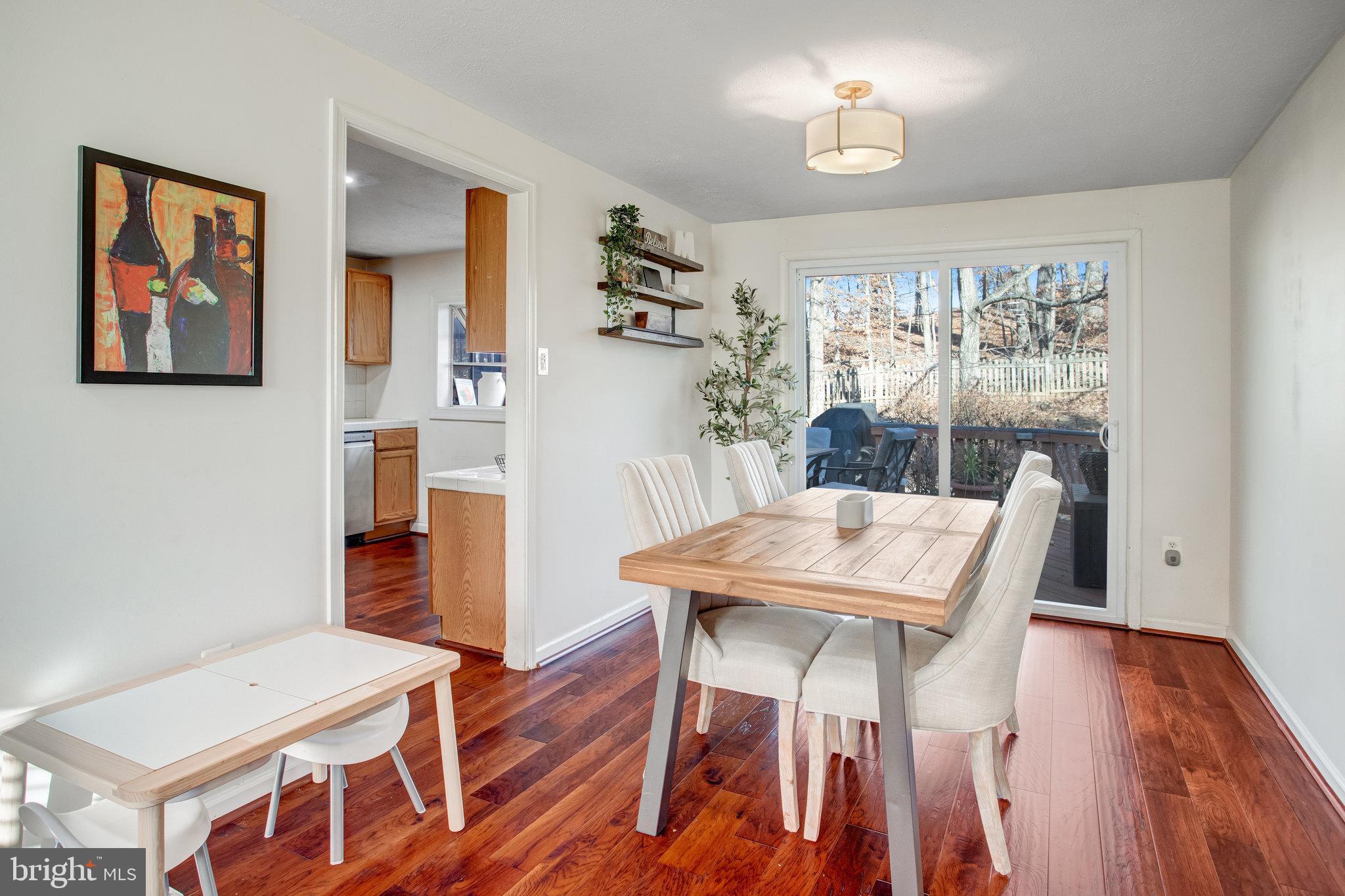 2492 Fraser COURT