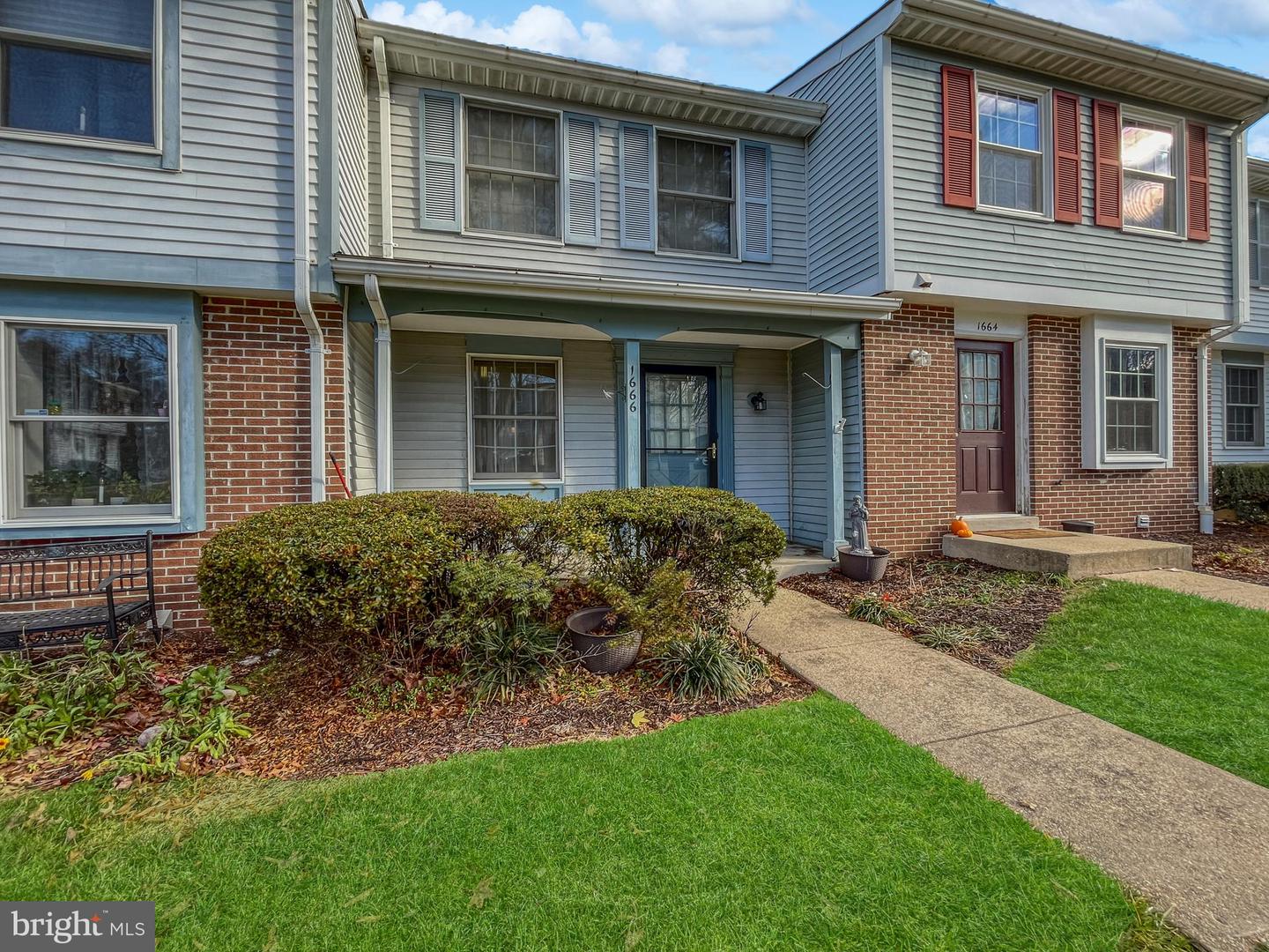 1666 Thenia PLACE