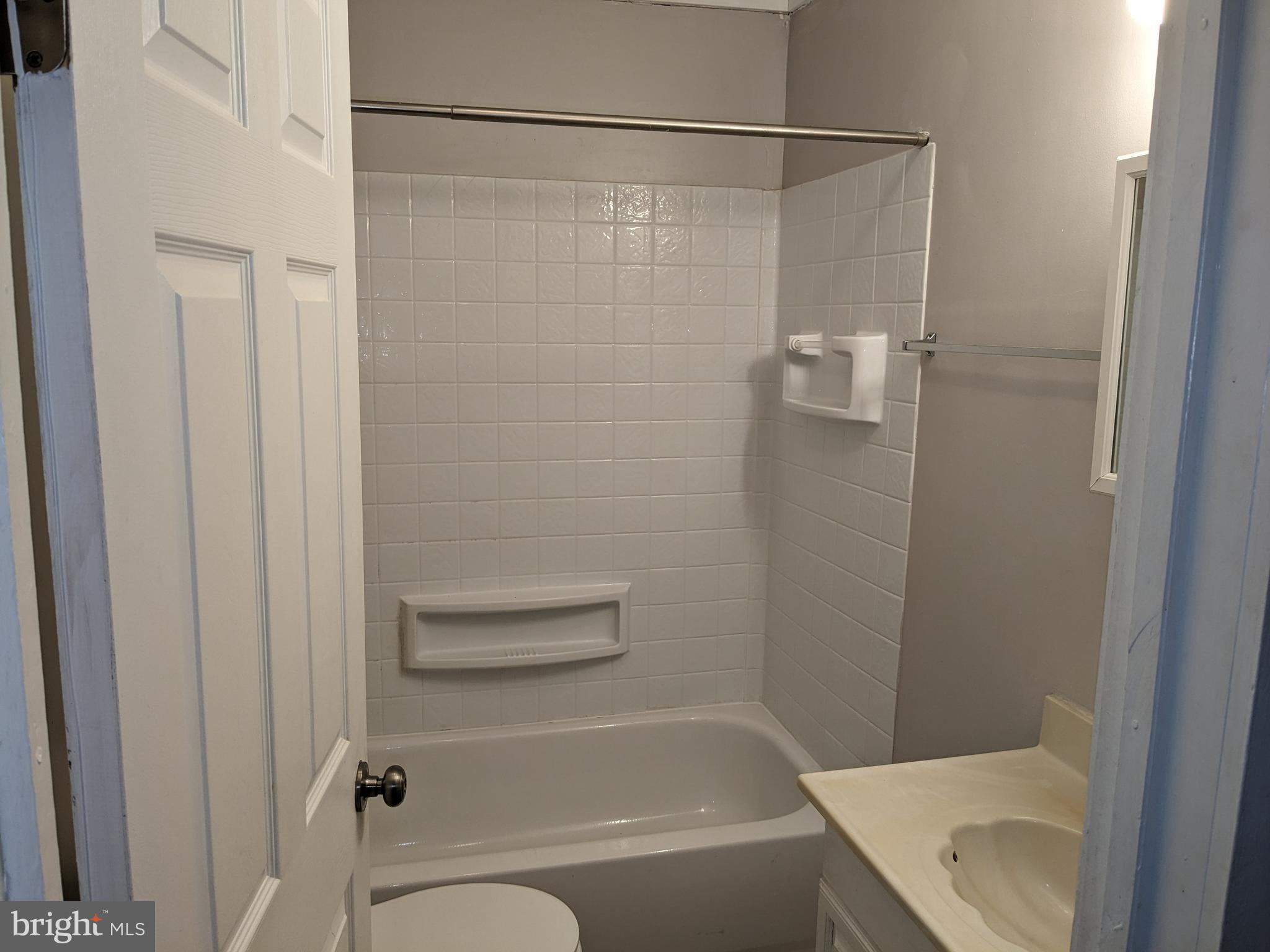 232 Potomac Avenue Unit: 102