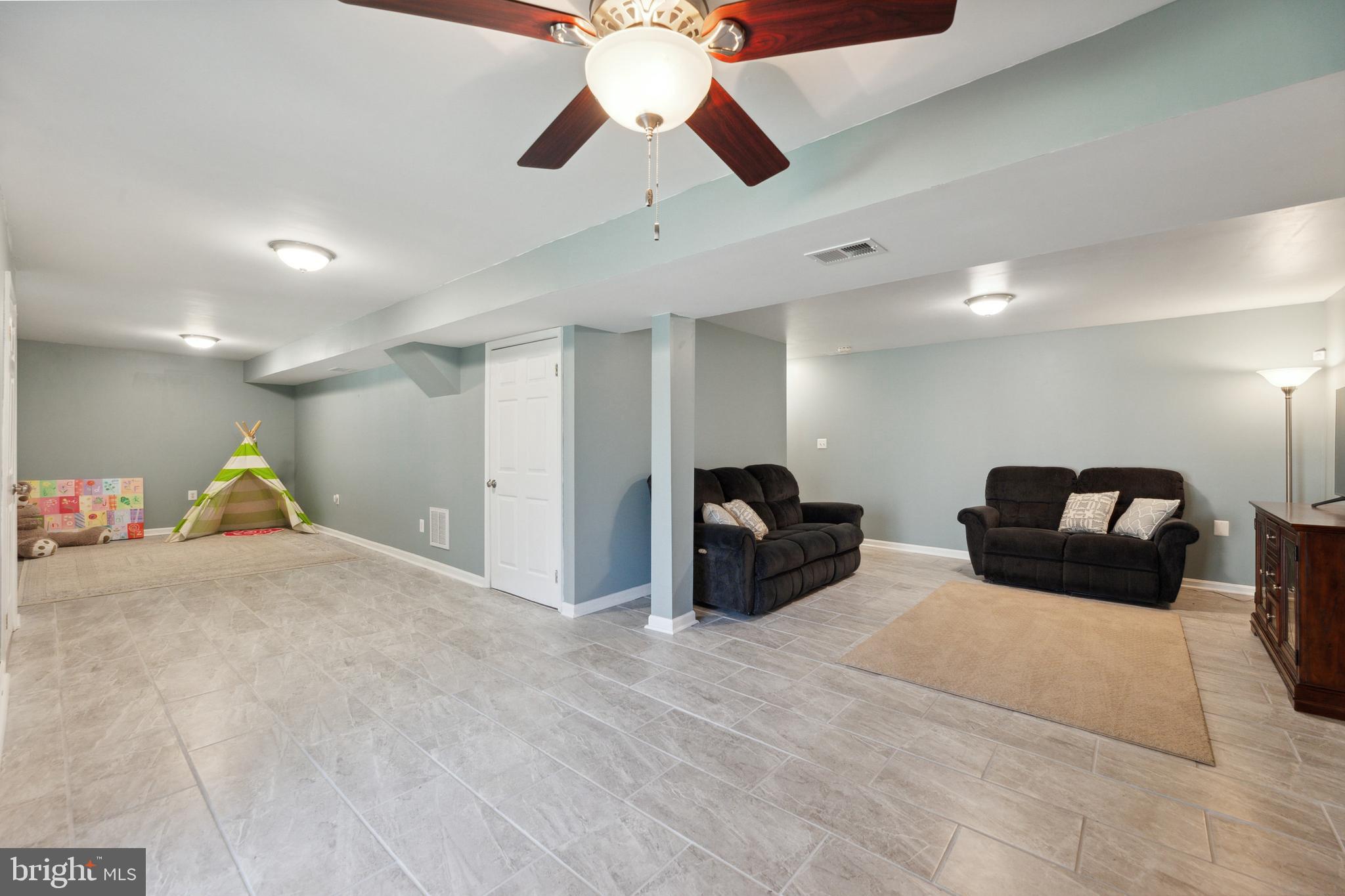 5372 Cleburne Ln