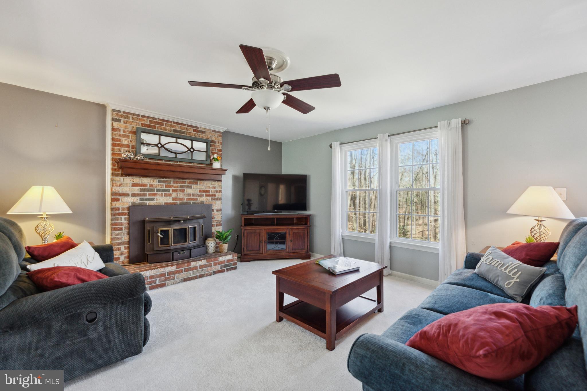 5372 Cleburne Ln