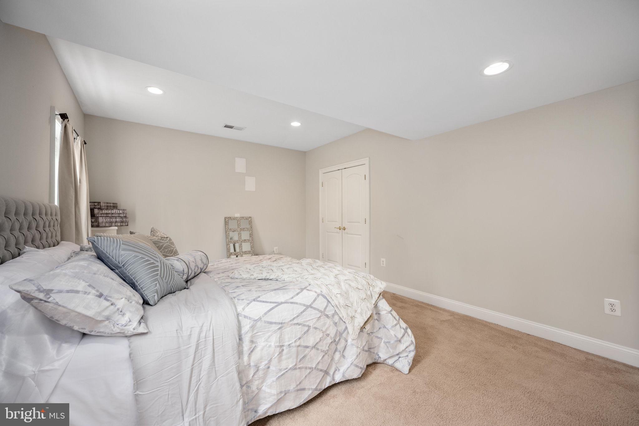 9200 MacKenzie Meadow Ct