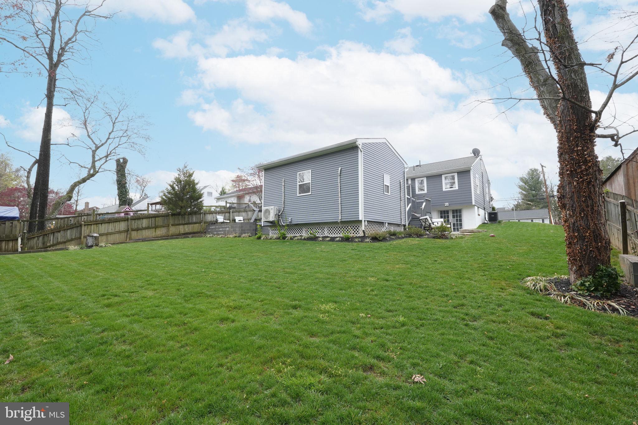 14005 Mathews Dr