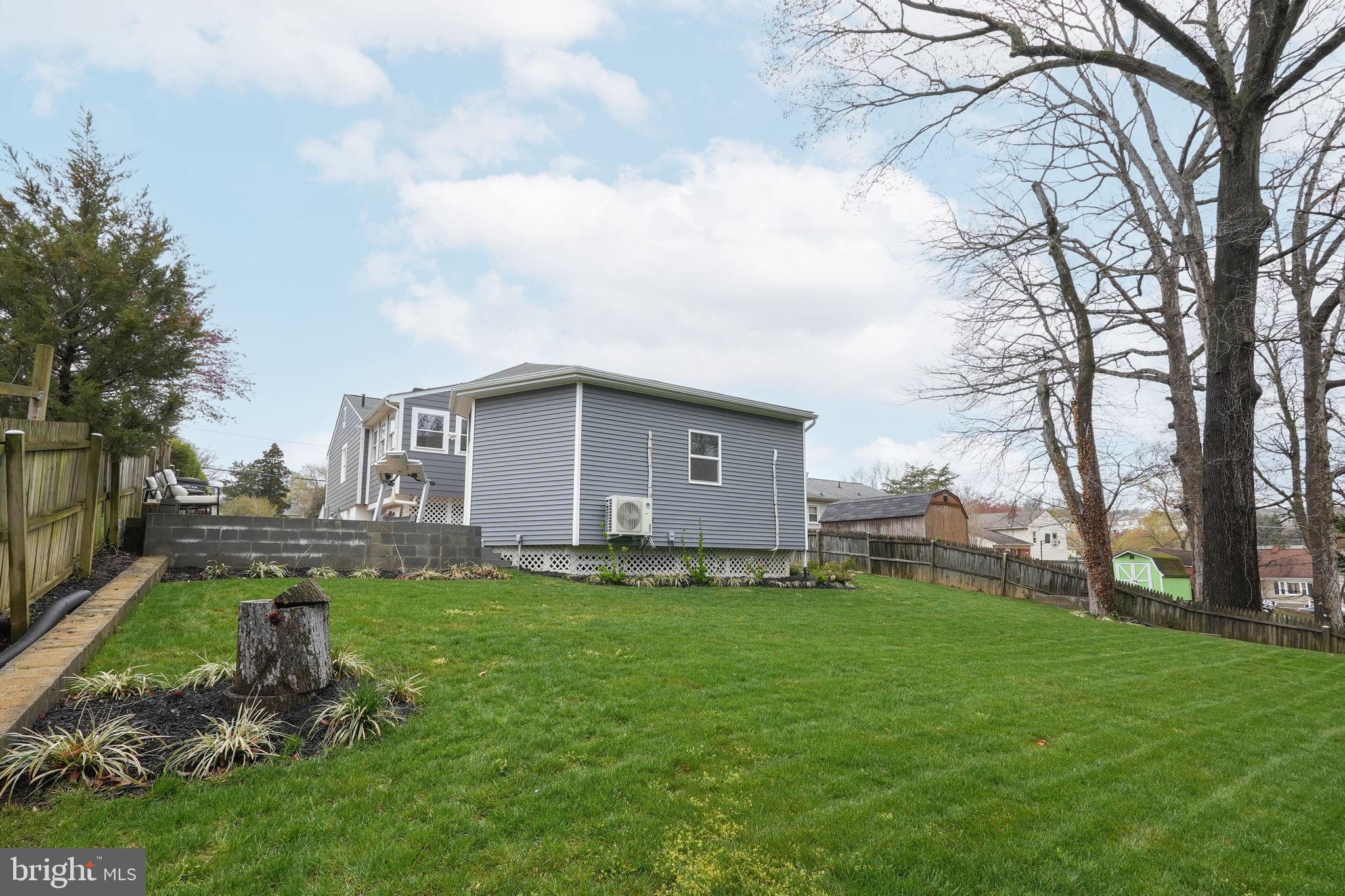 14005 Mathews Dr