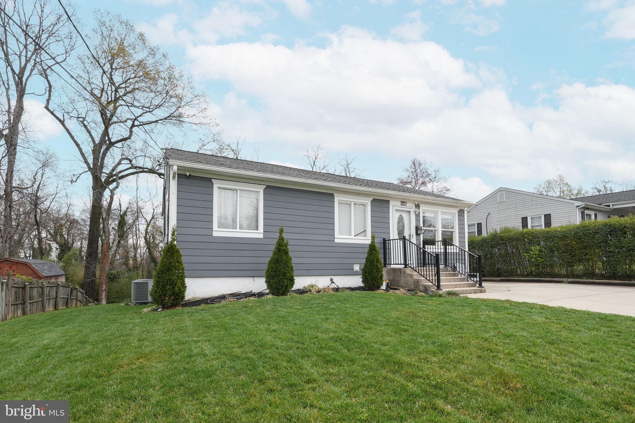 14005 Mathews Dr