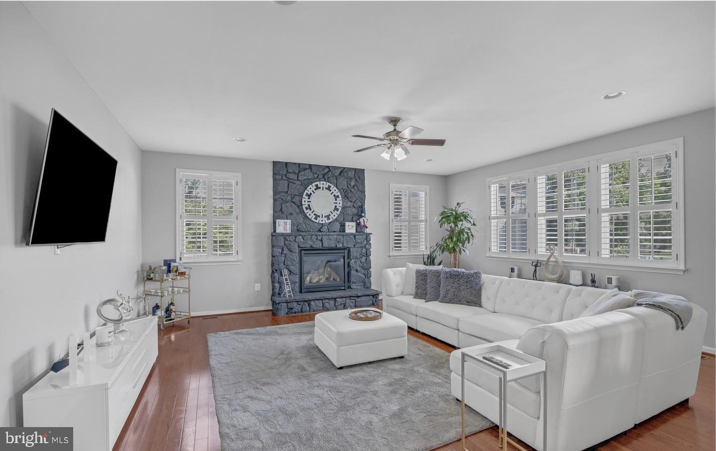 6012 Fox Haven Ct