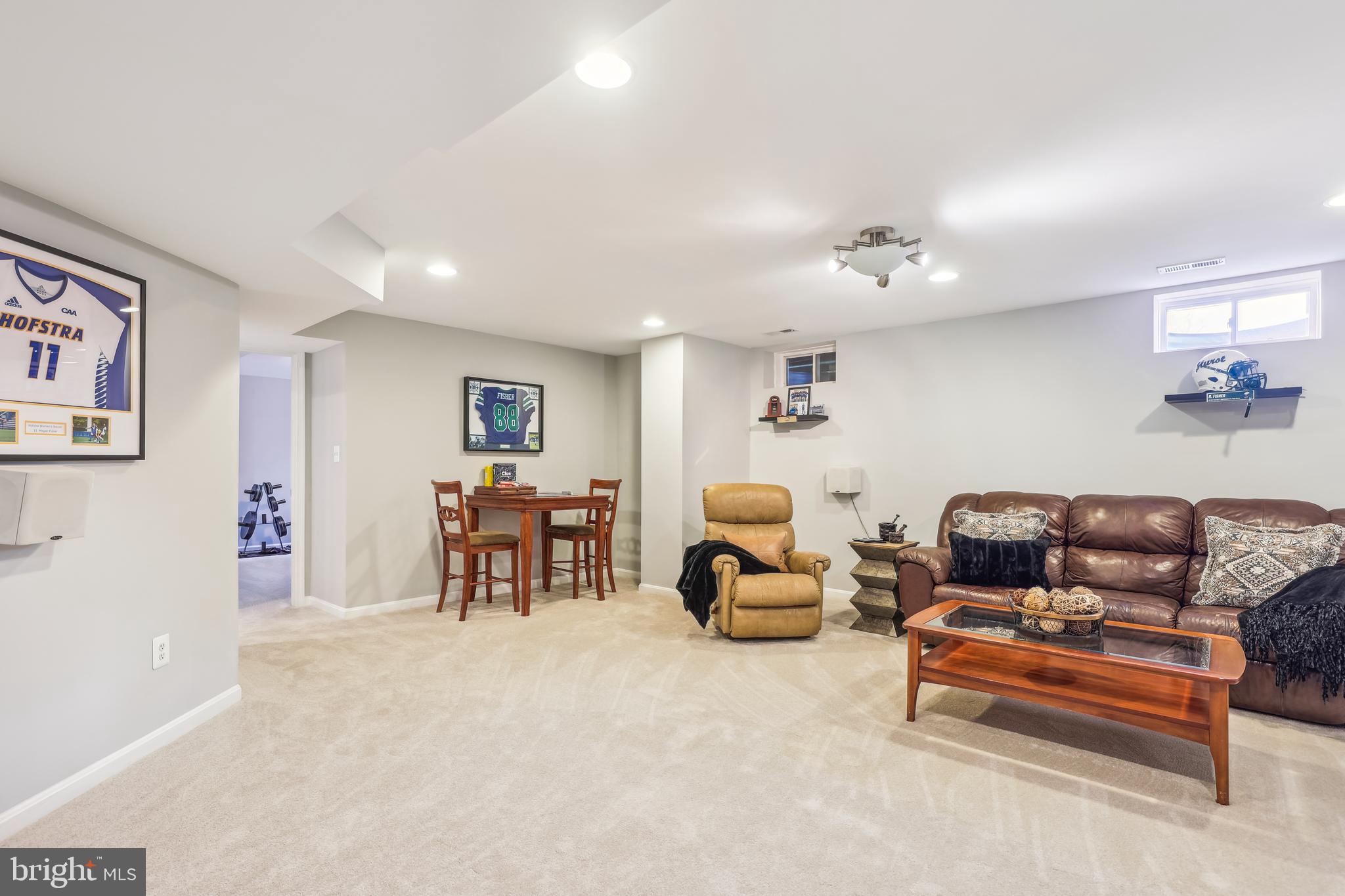 12524 Erroll Ln