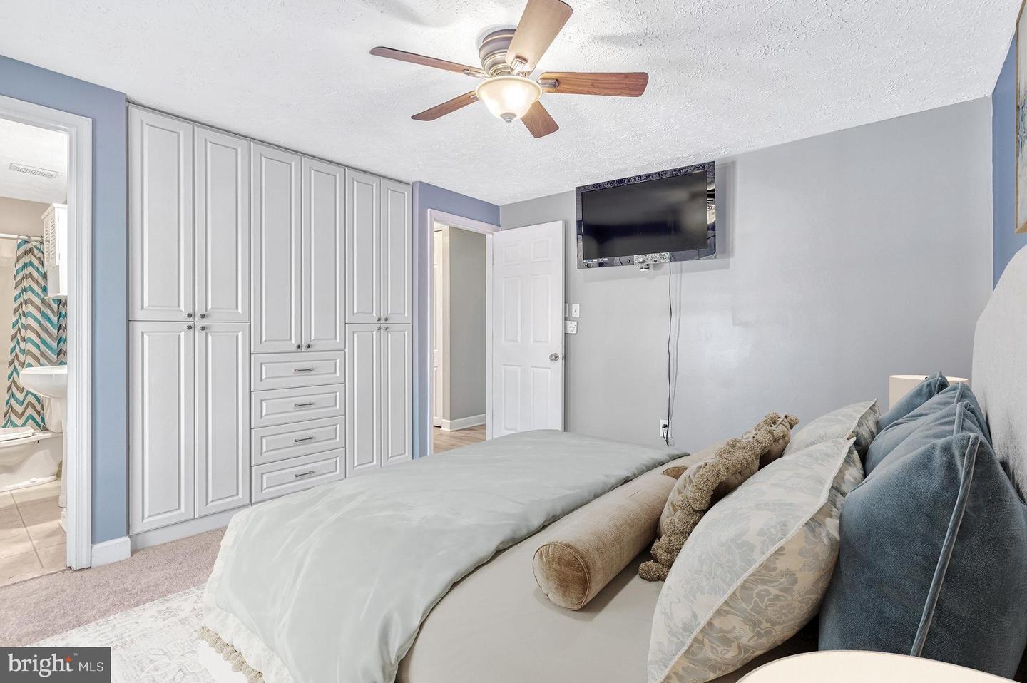 16000 Normandy Ct