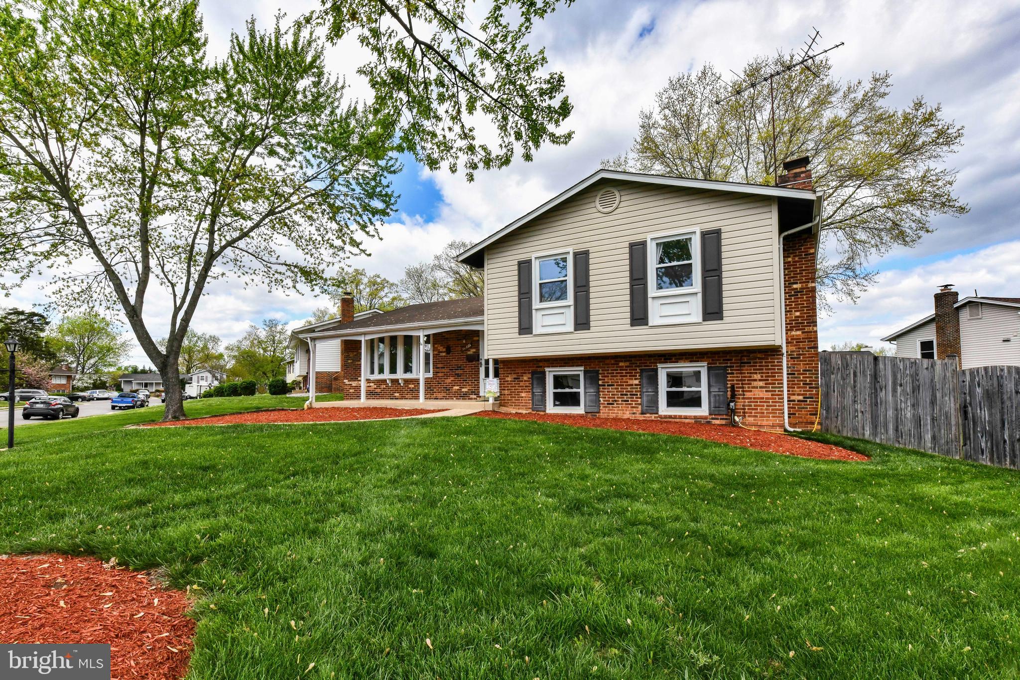 9608 Bonair Dr