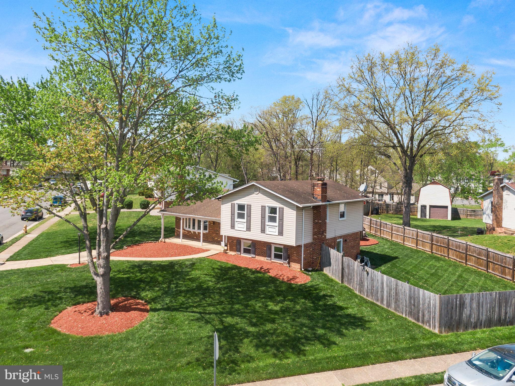 9608 Bonair Dr