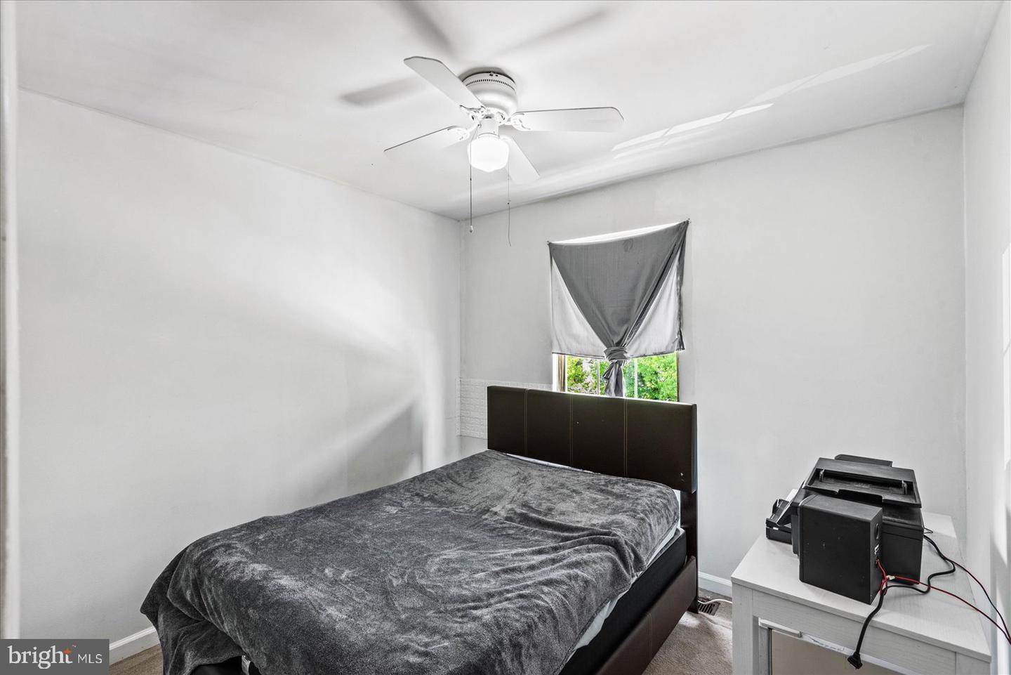 8637 Centerton Ln