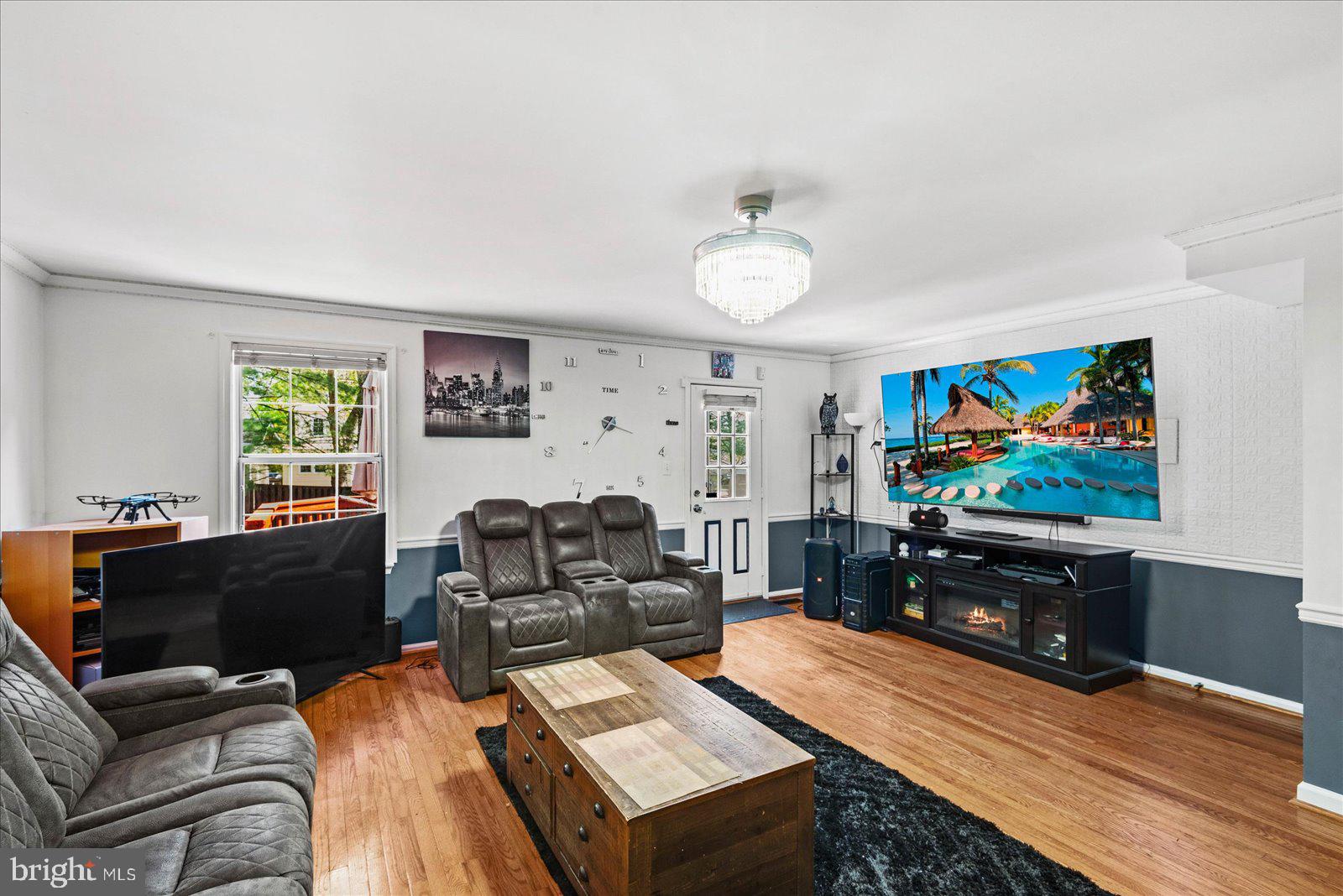 8637 Centerton Ln