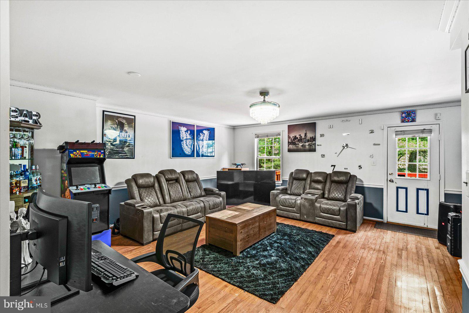 8637 Centerton Ln