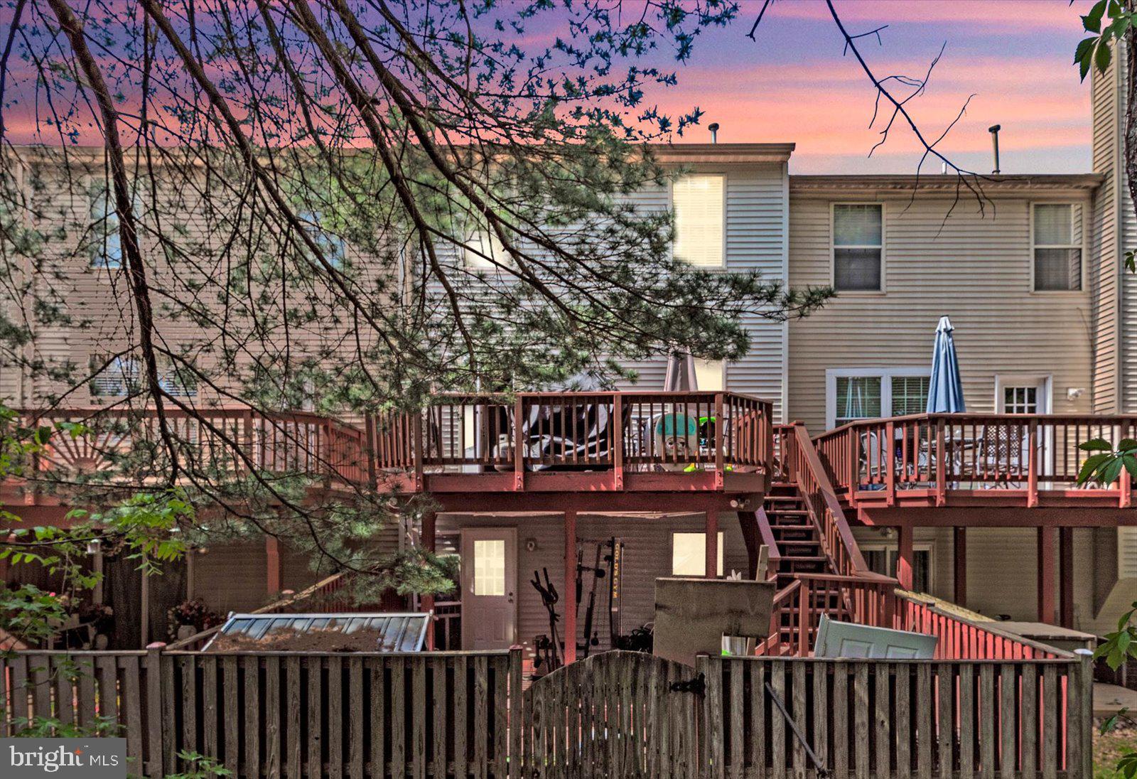 8637 Centerton Ln