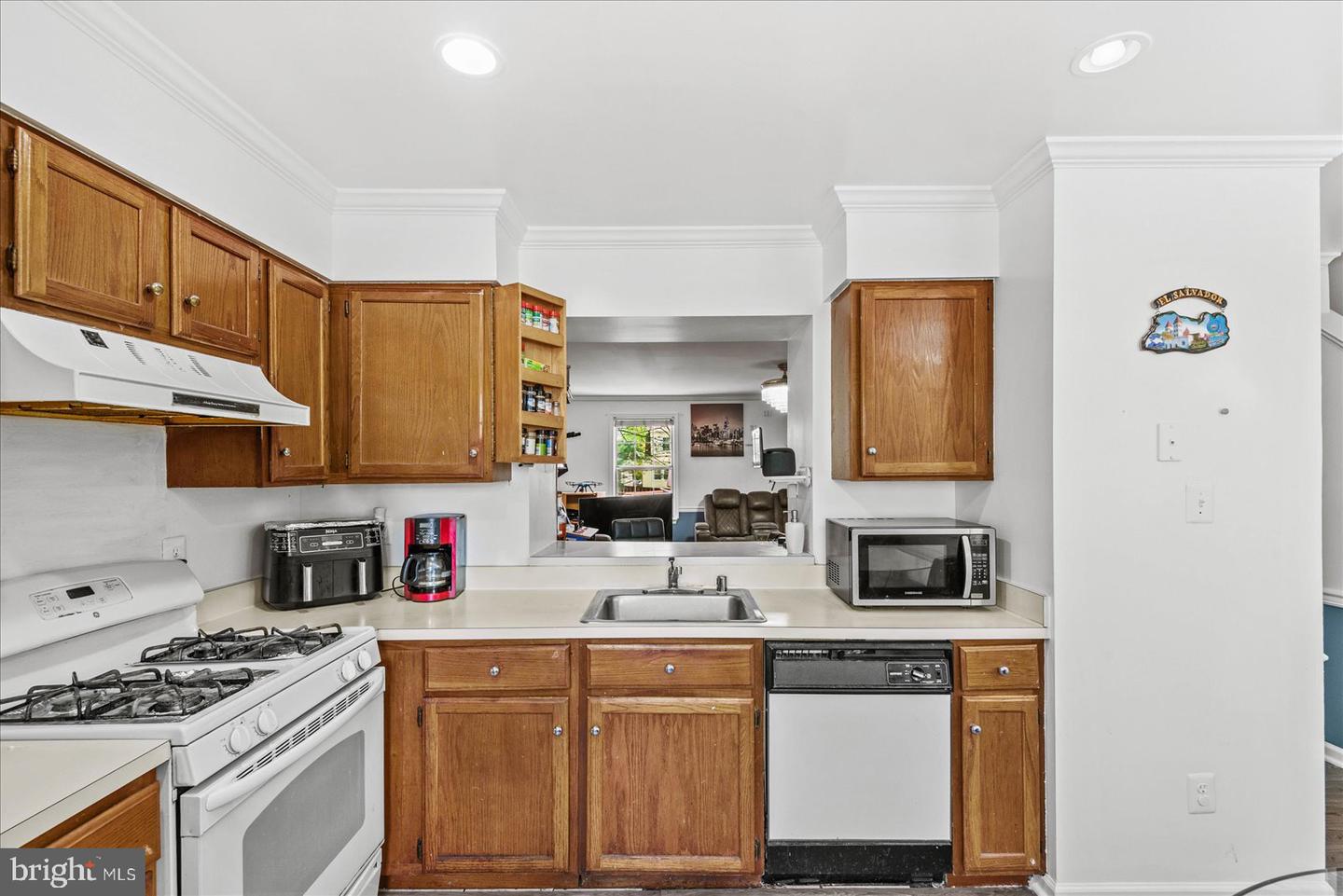 8637 Centerton Ln