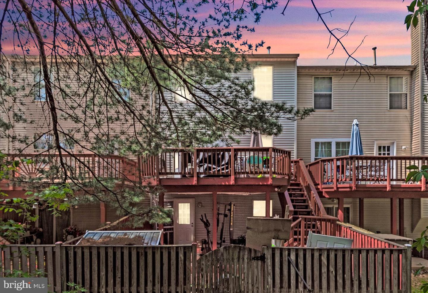 8637 Centerton Ln