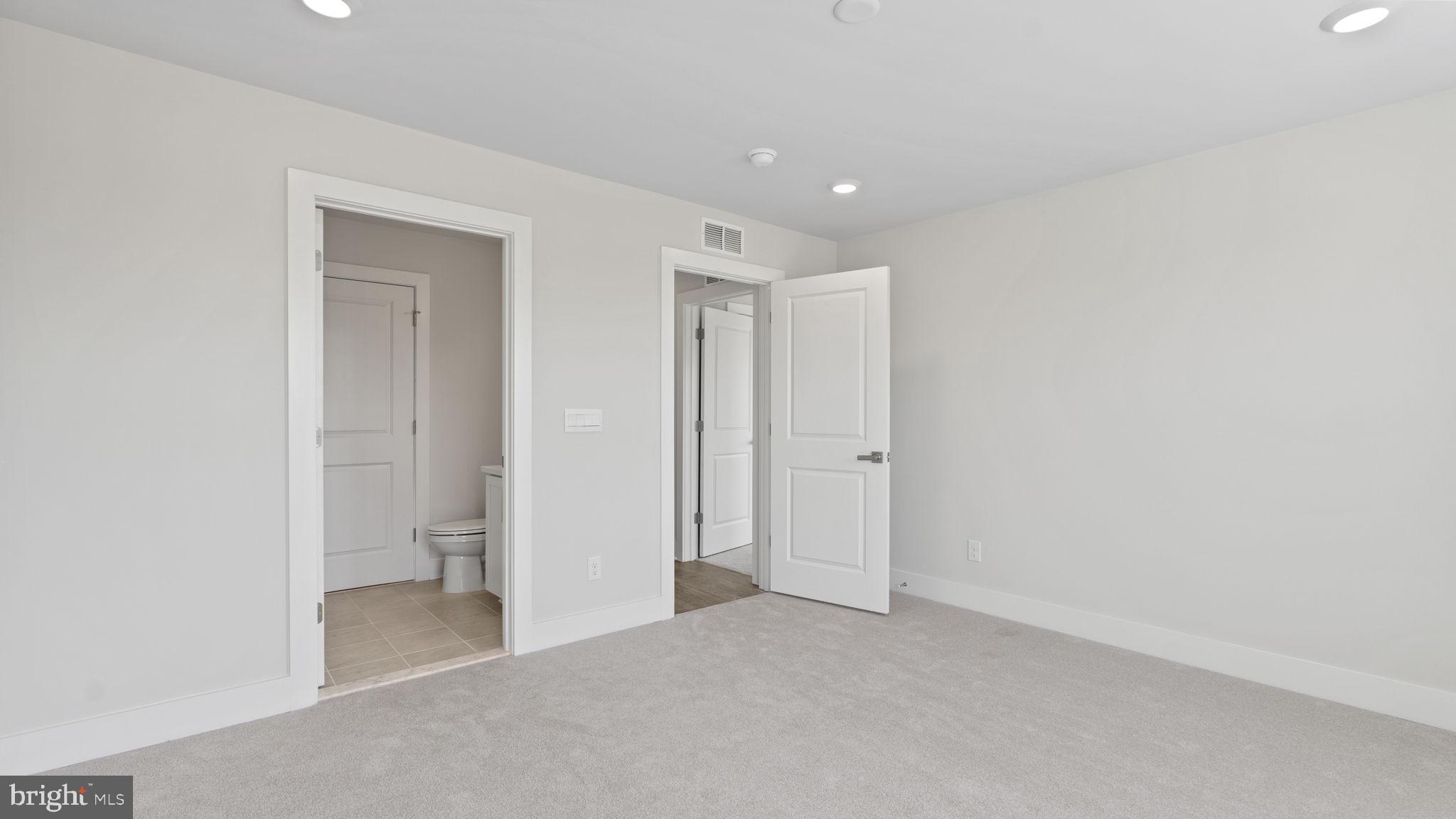 12080 Parkgate Dr