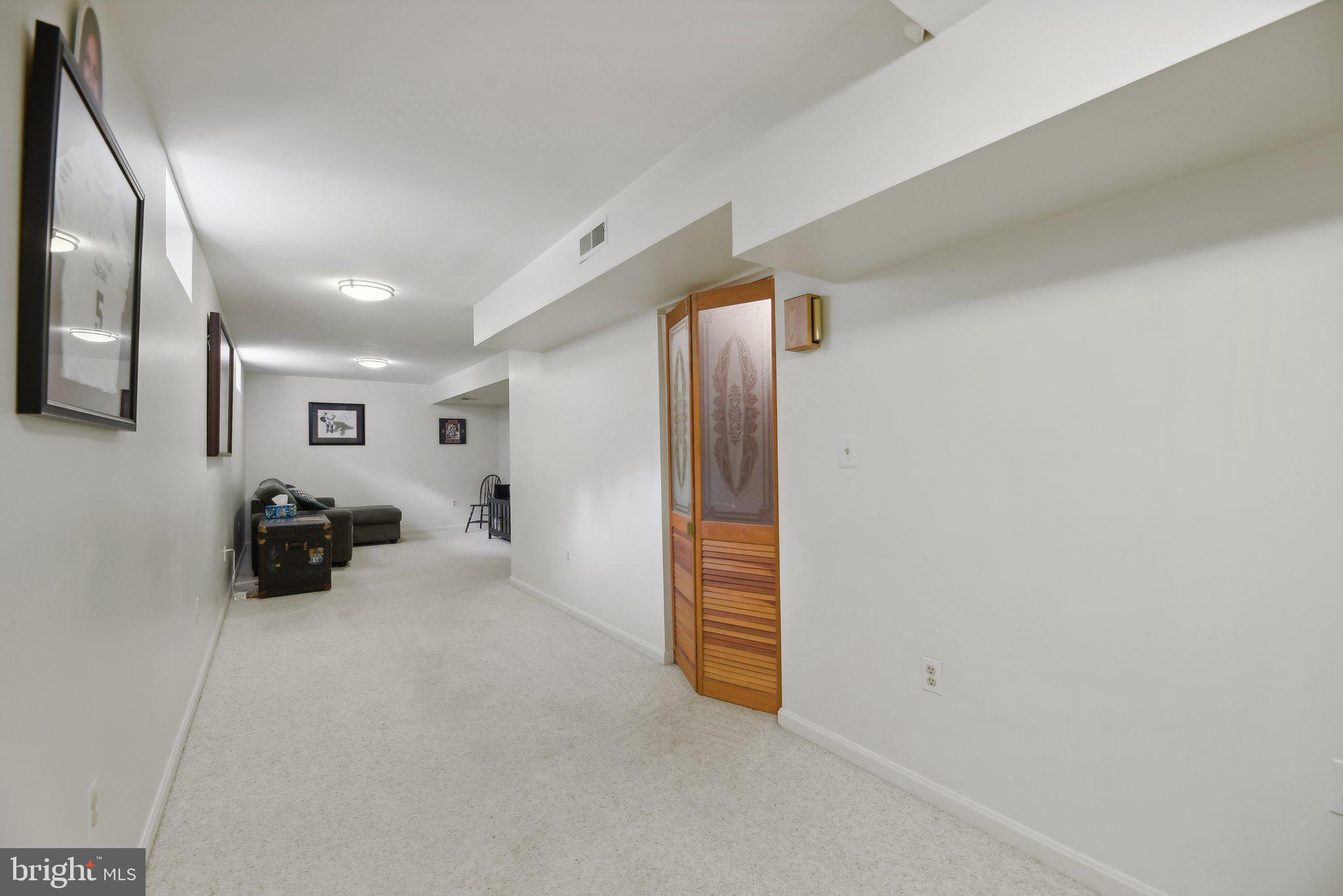 5446 Lomax Way