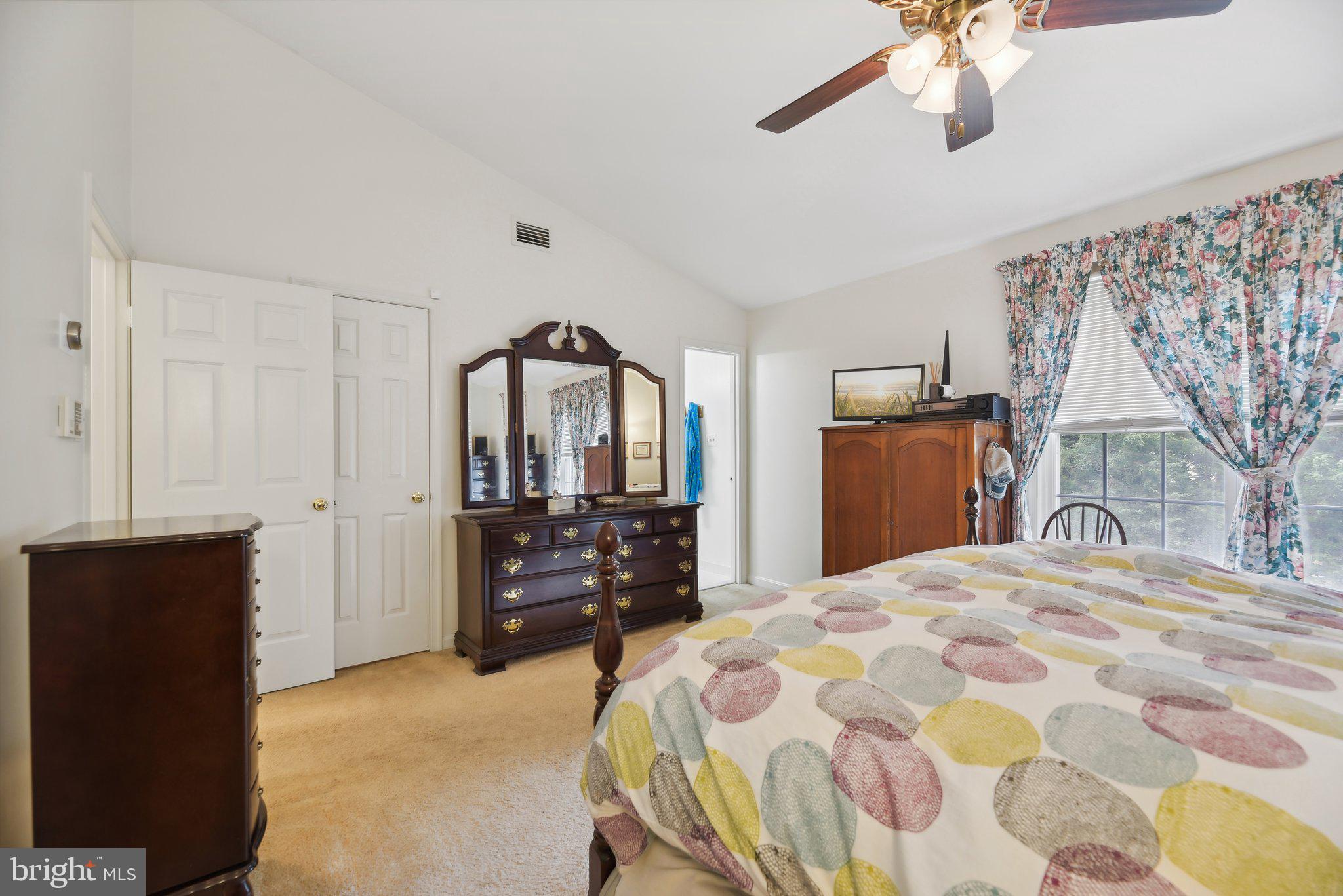 5446 Lomax Way