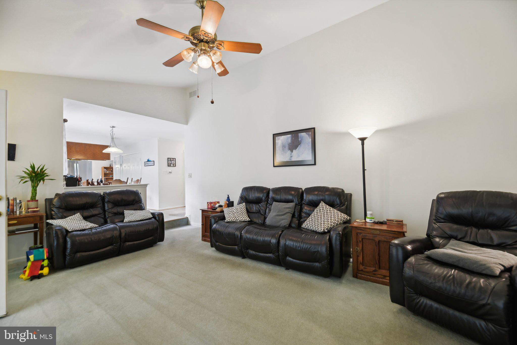 5446 Lomax Way