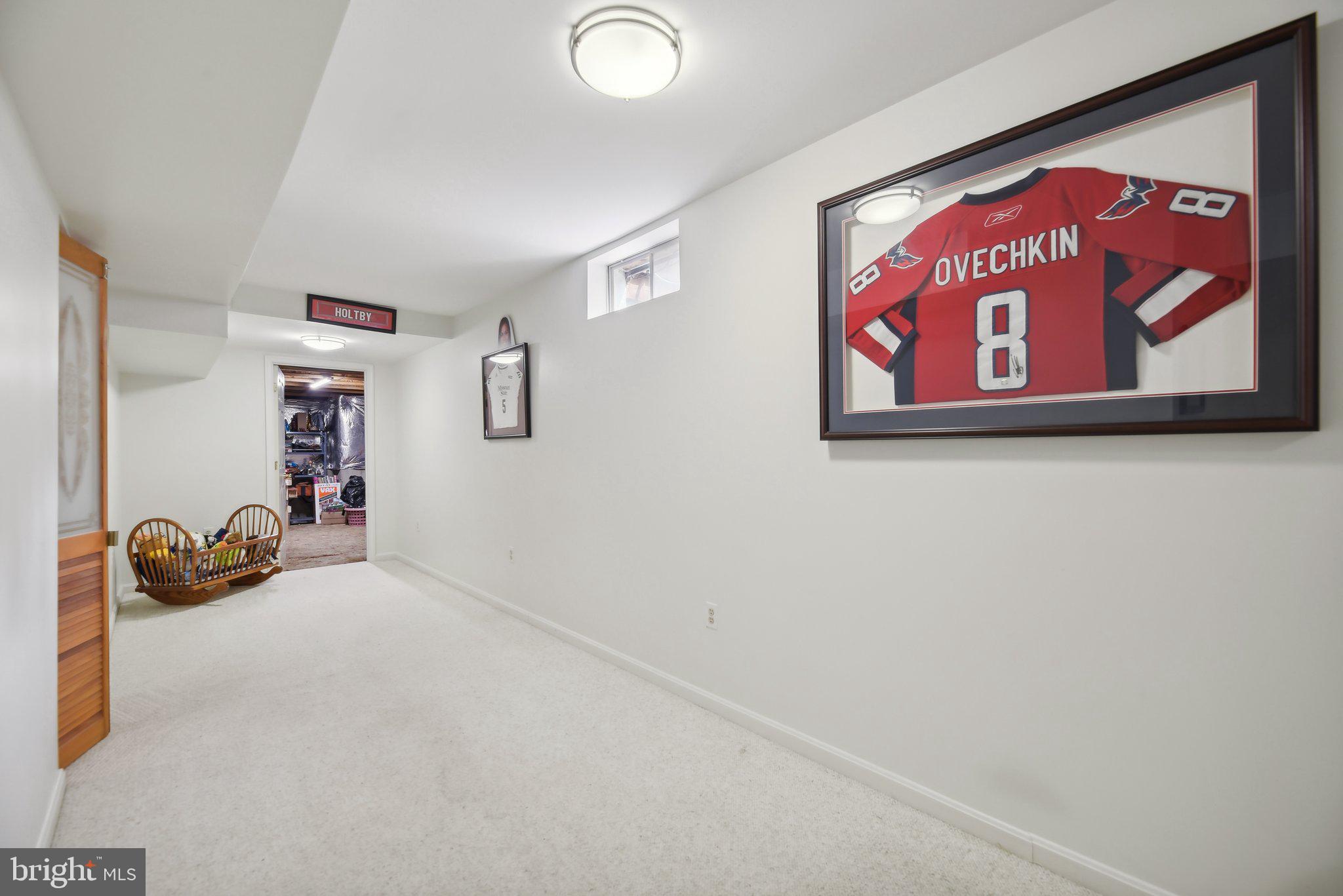 5446 Lomax Way