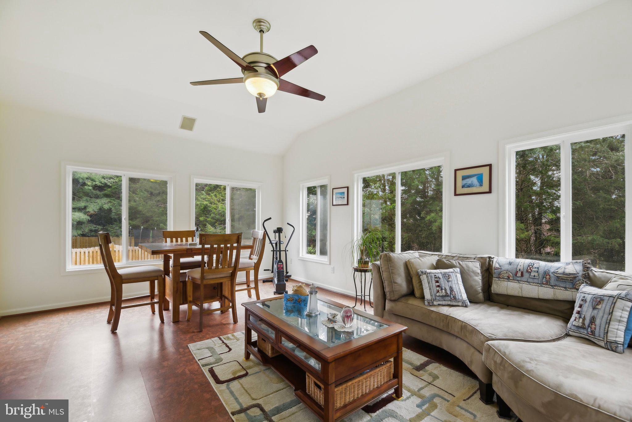 5446 Lomax Way