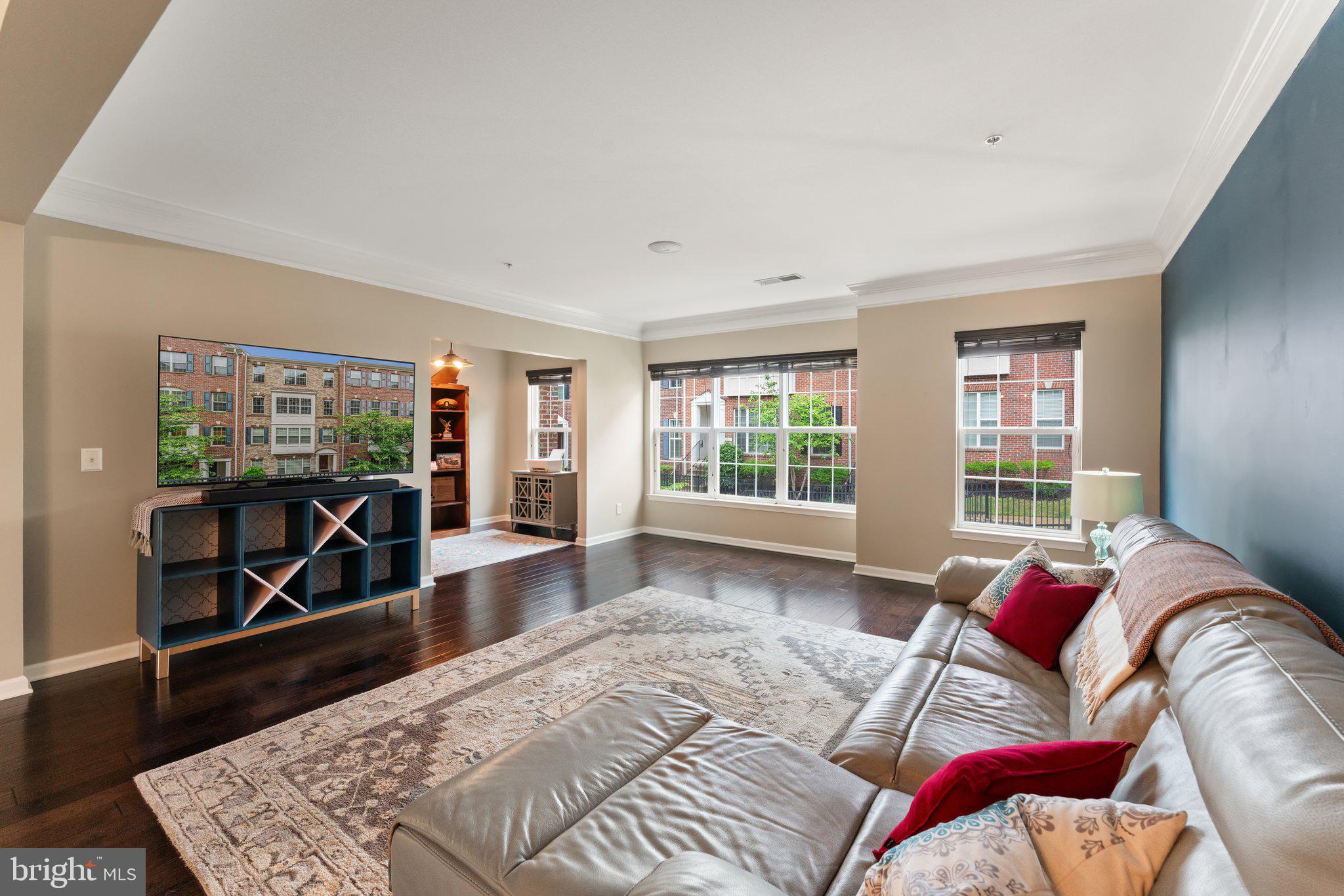 2281 Kew Gardens Dr