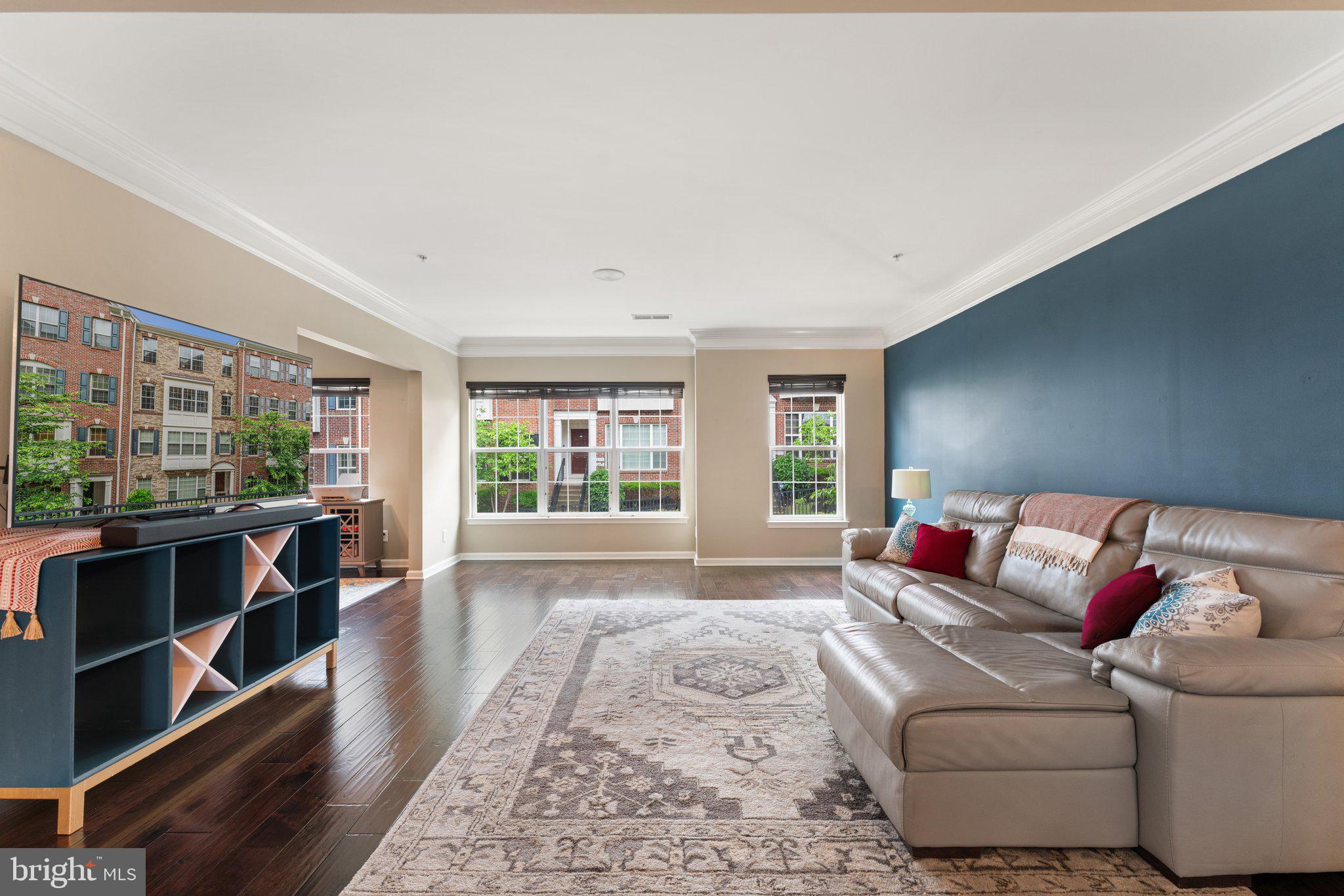 2281 Kew Gardens Dr